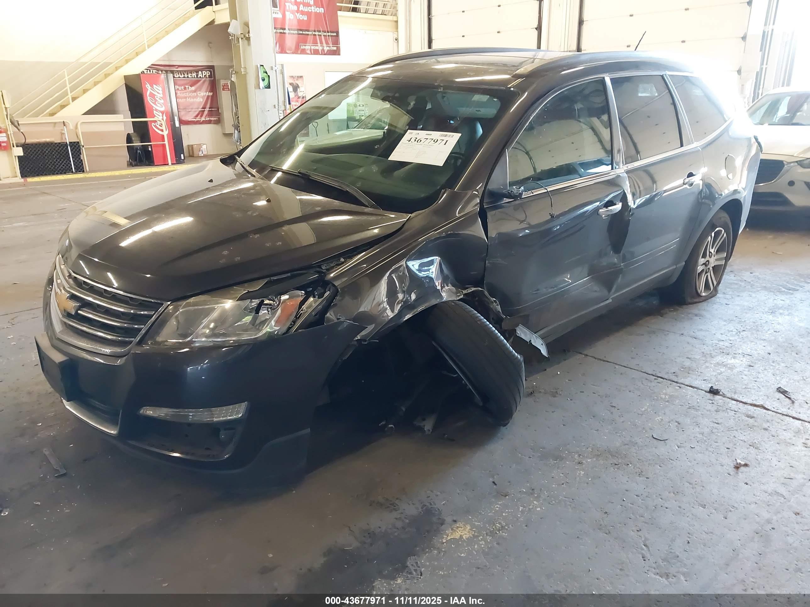 CHEVROLET TRAVERSE image 2