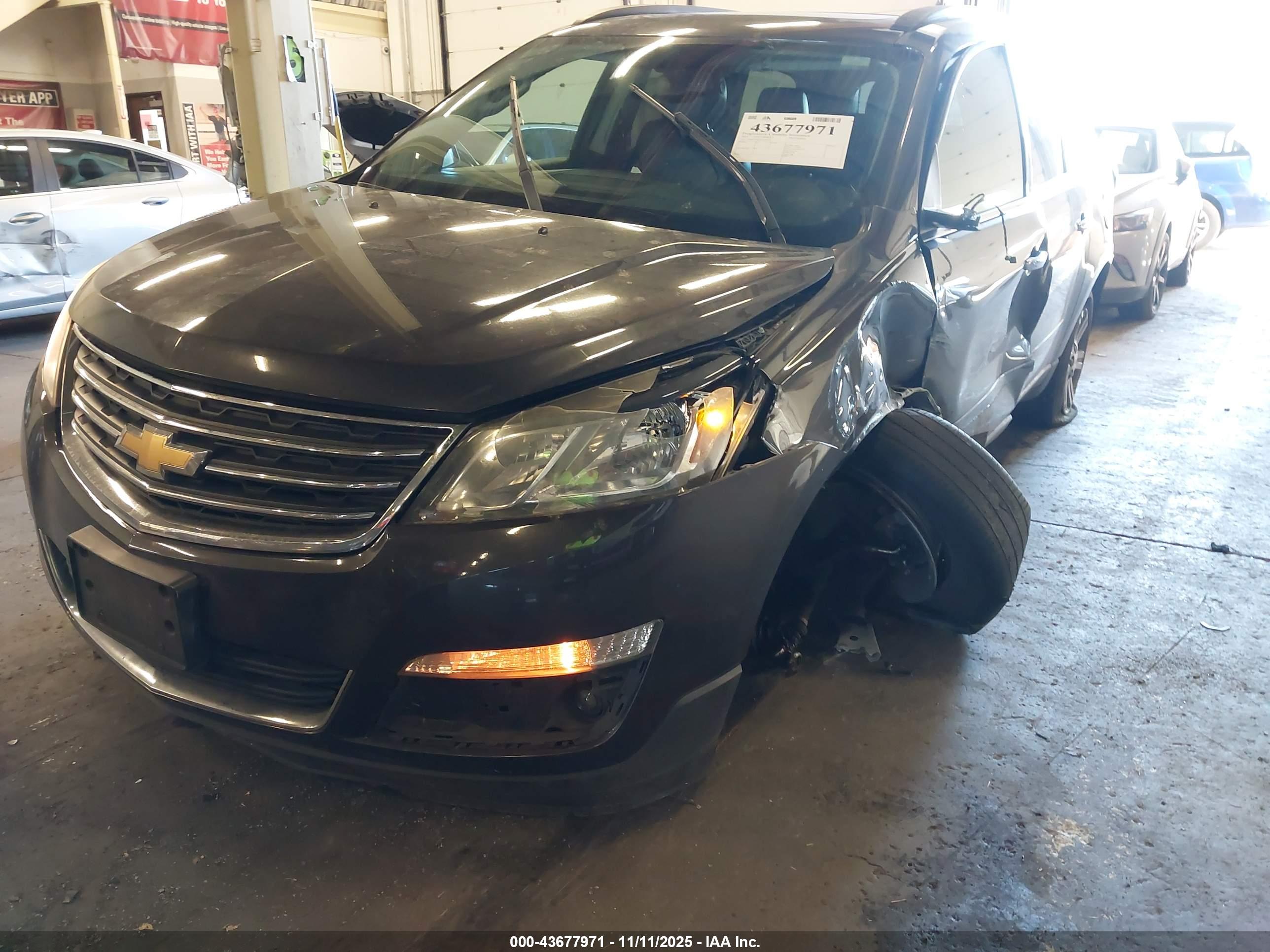 CHEVROLET TRAVERSE image 6