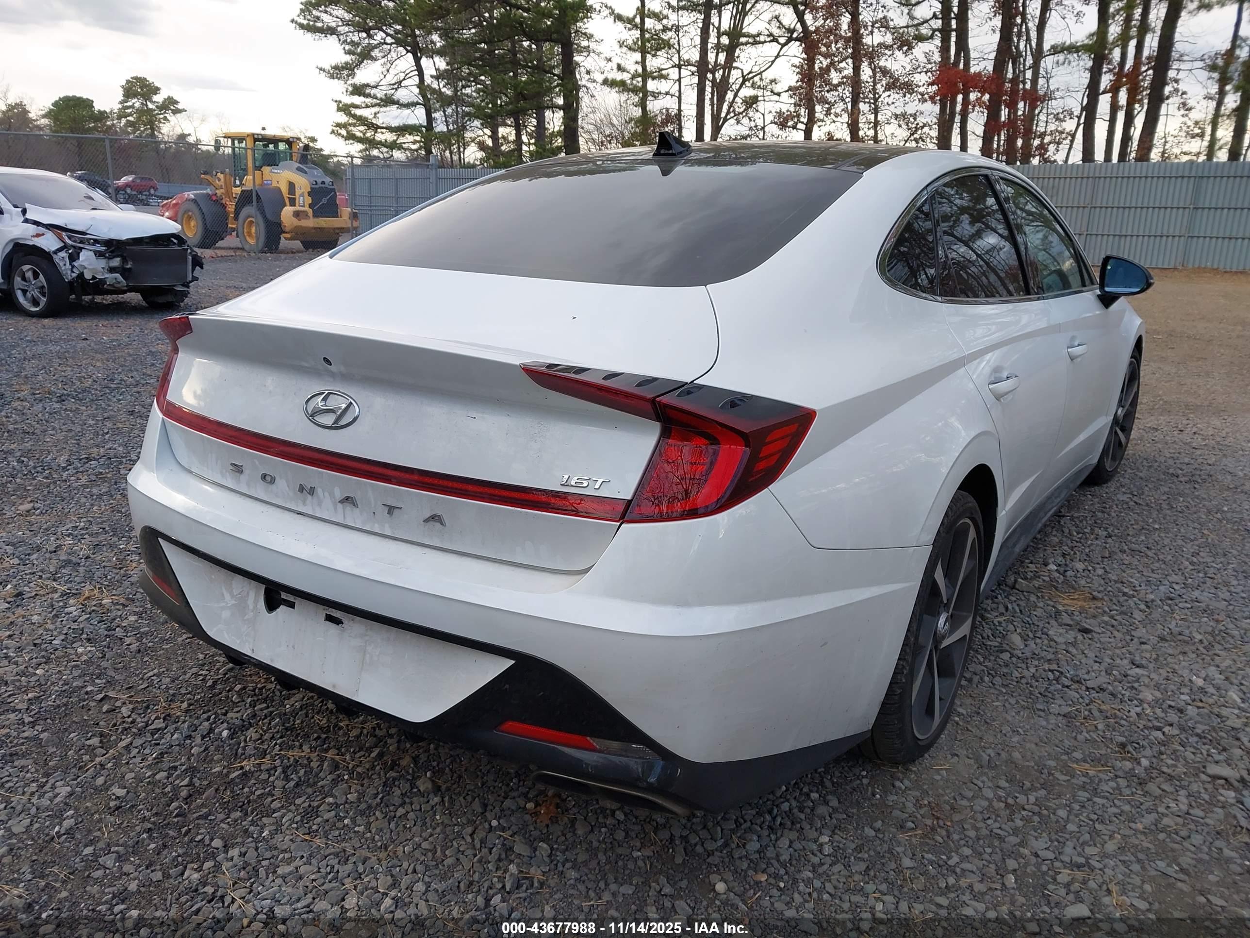 HYUNDAI SONATA image 4