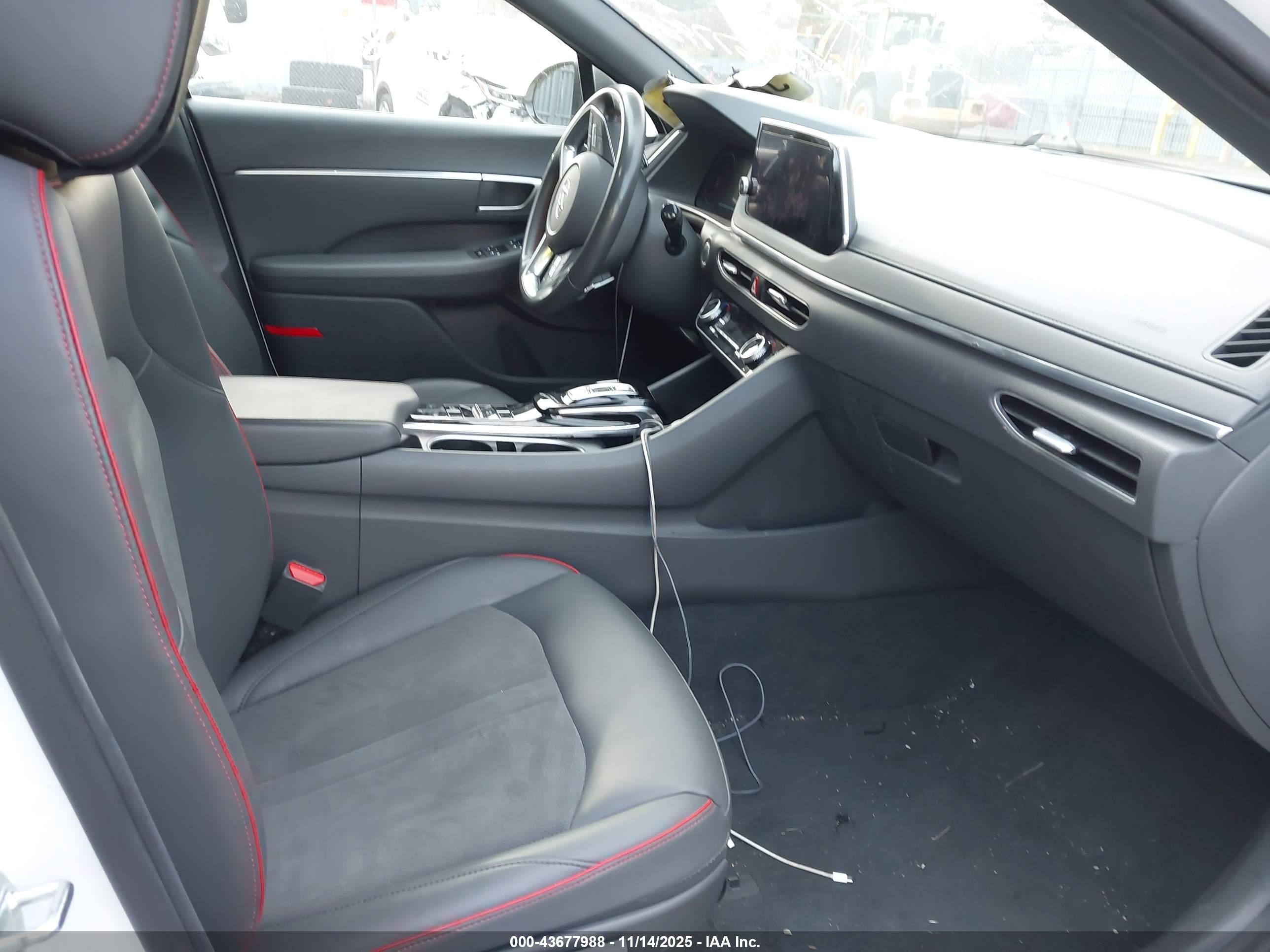 HYUNDAI SONATA image 5