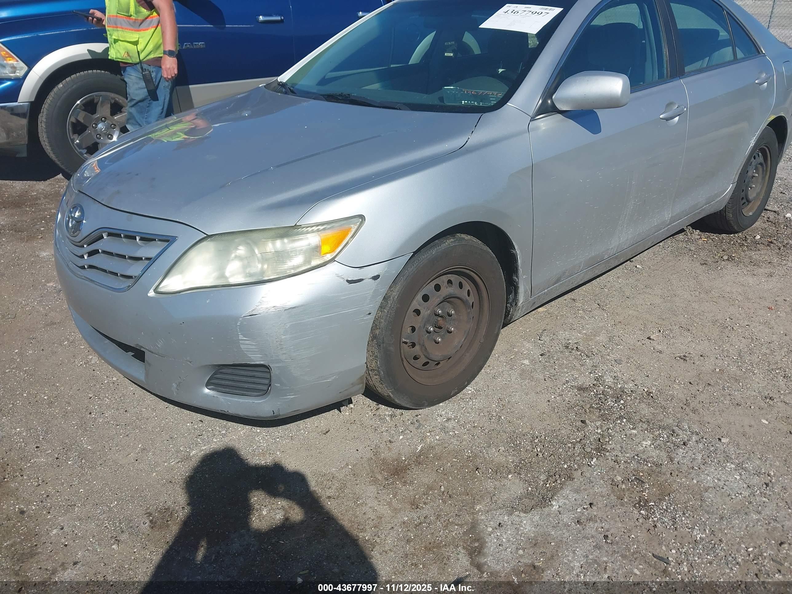 TOYOTA CAMRY image 6