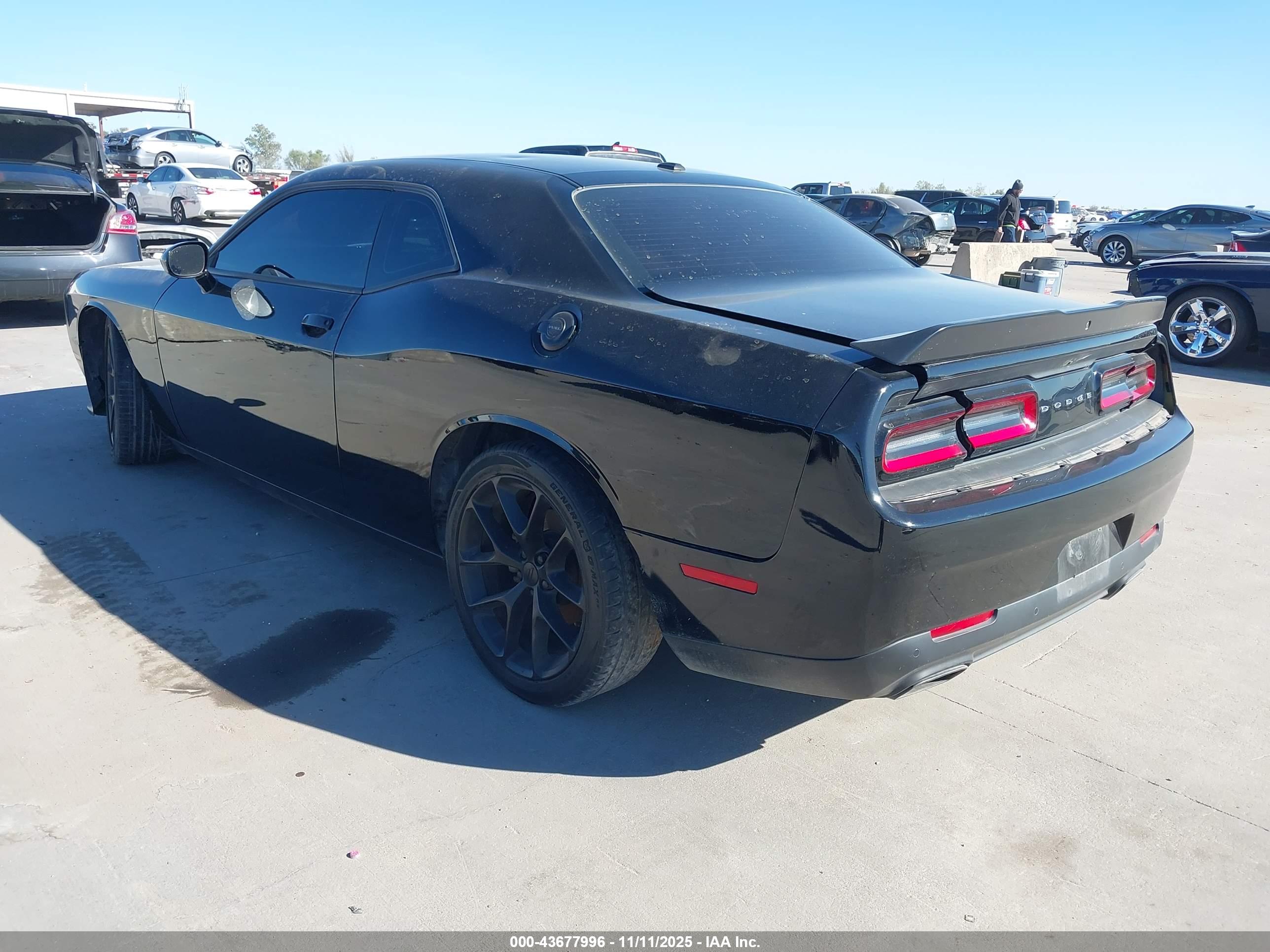DODGE CHALLENGER image 3