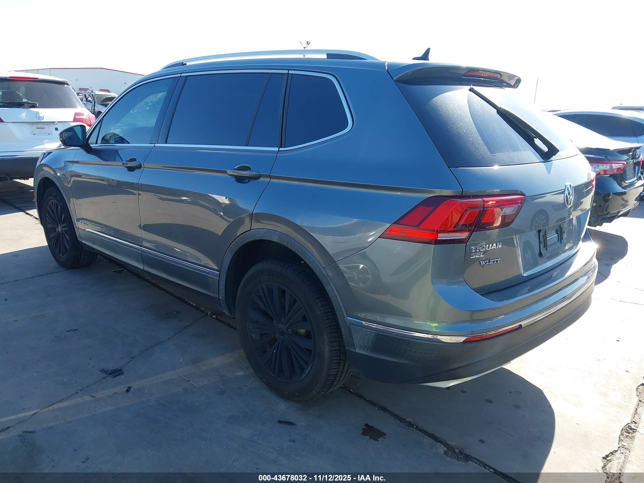 VOLKSWAGEN TIGUAN image 3