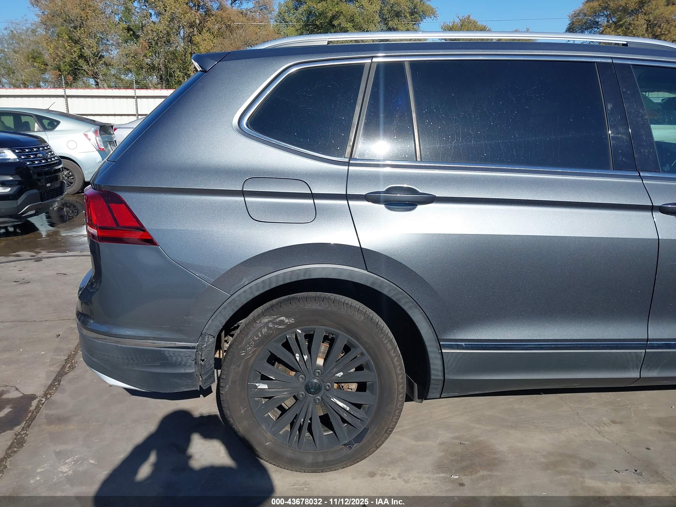 VOLKSWAGEN TIGUAN image 6