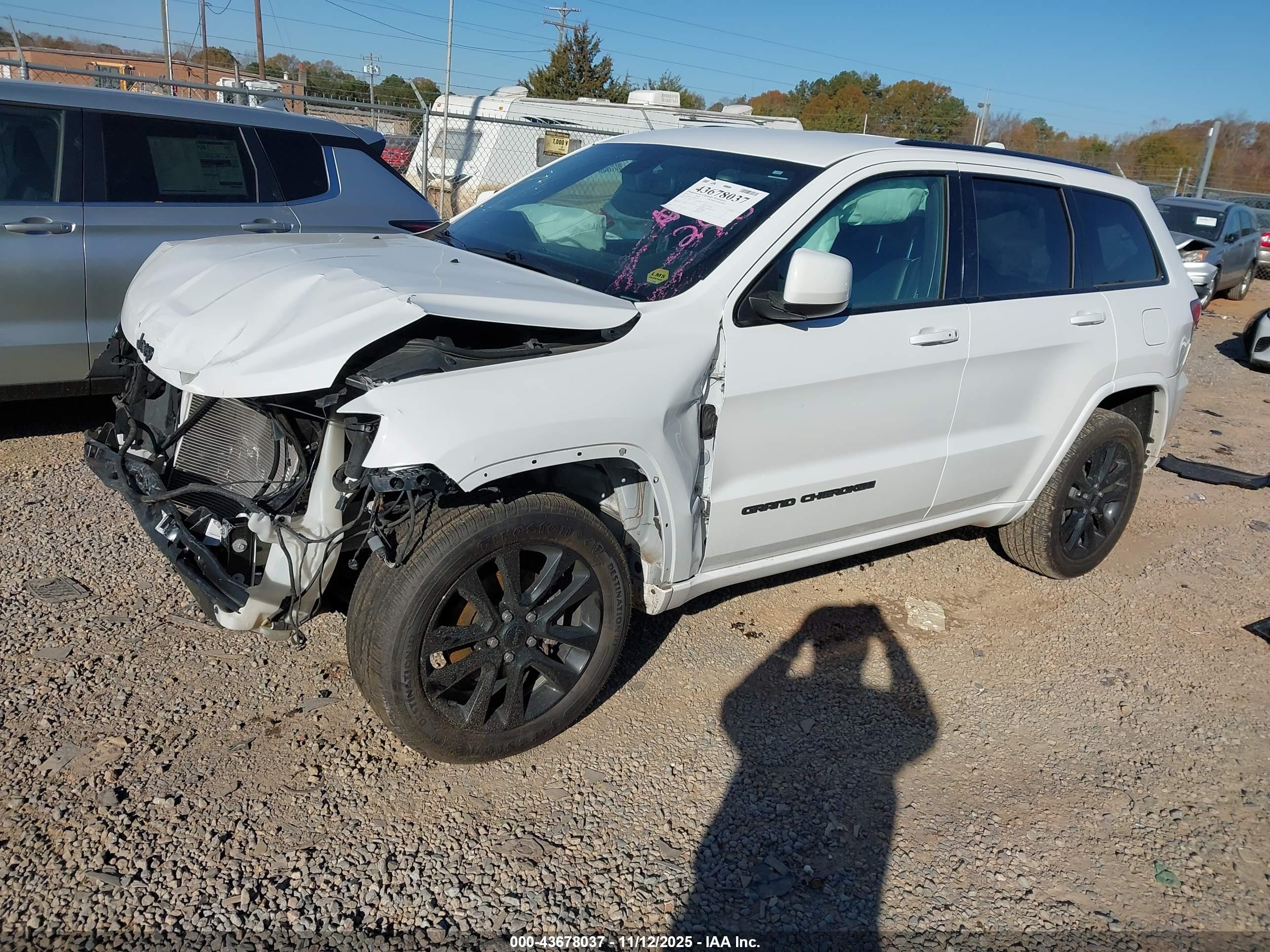 JEEP GRAND image 2