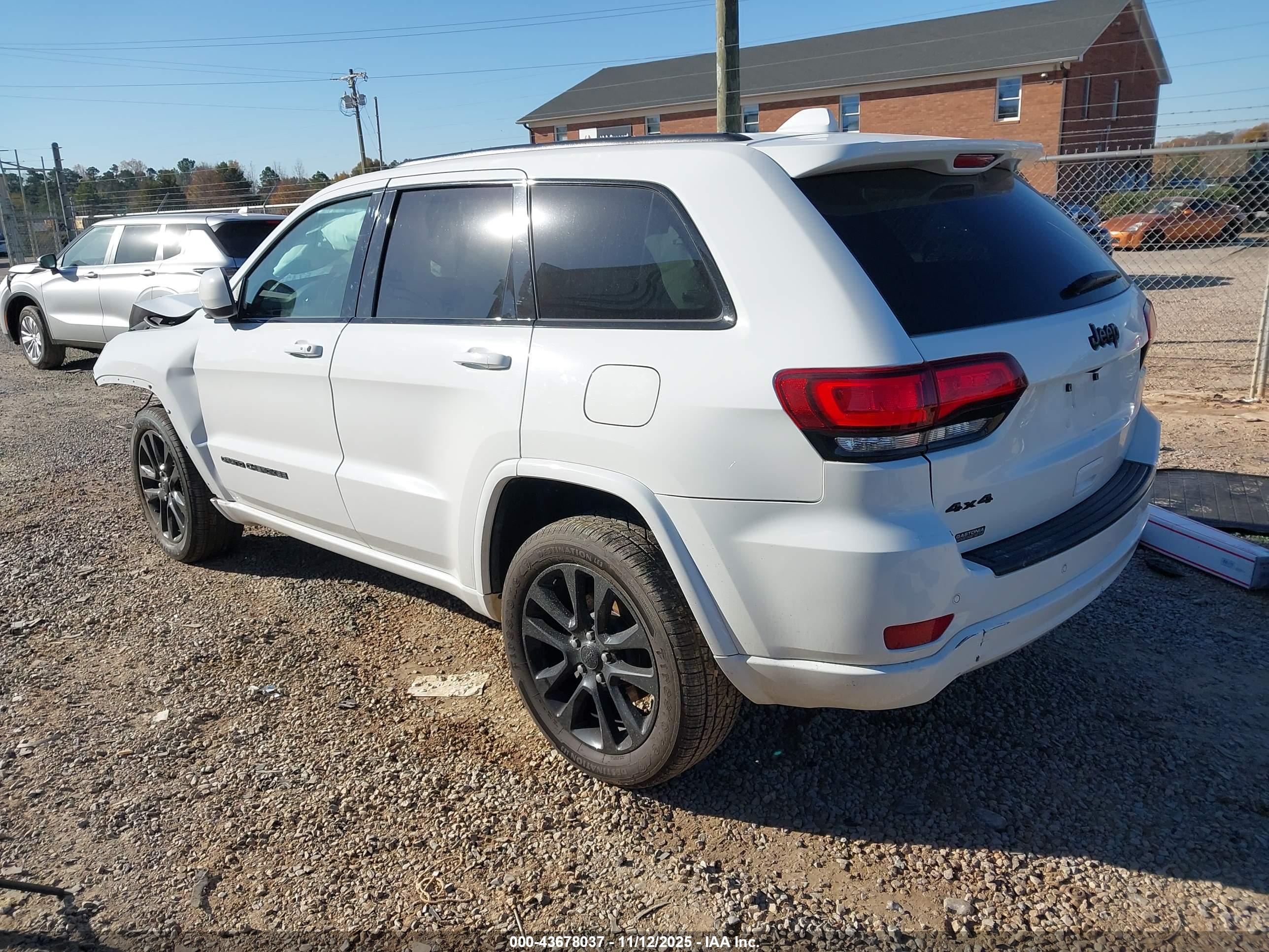 JEEP GRAND image 3