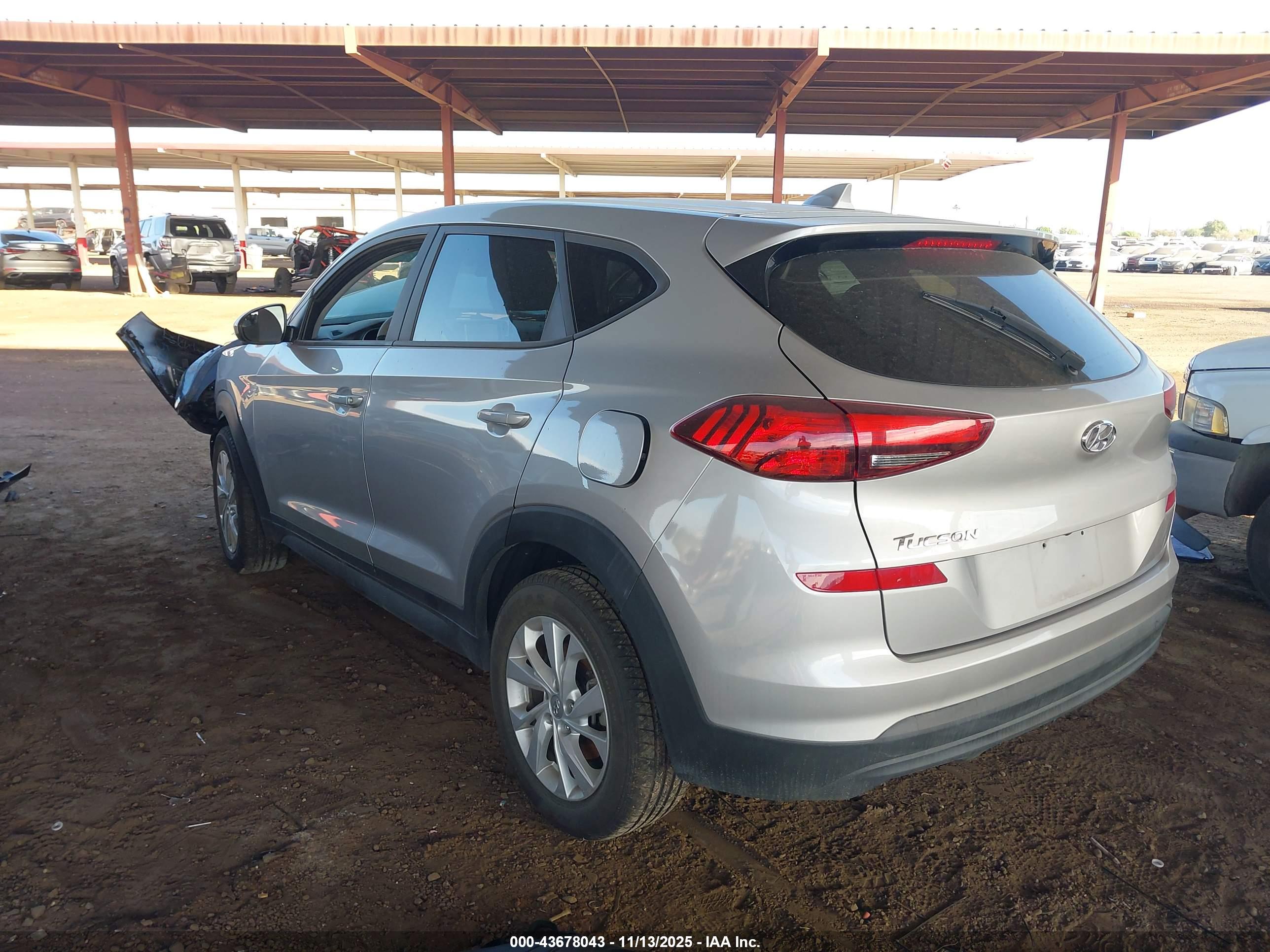 HYUNDAI TUCSON image 3