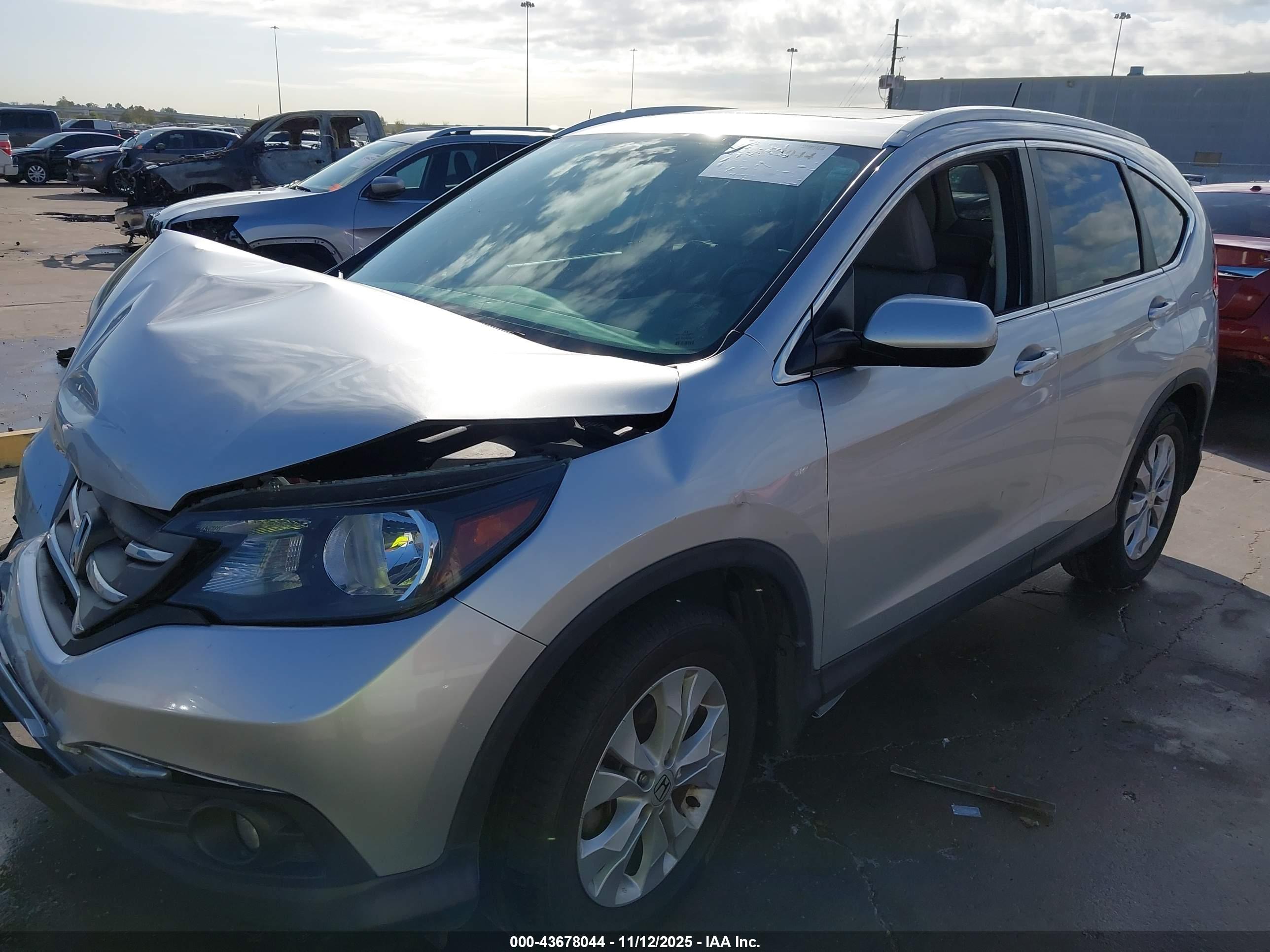 HONDA CR-V image 2