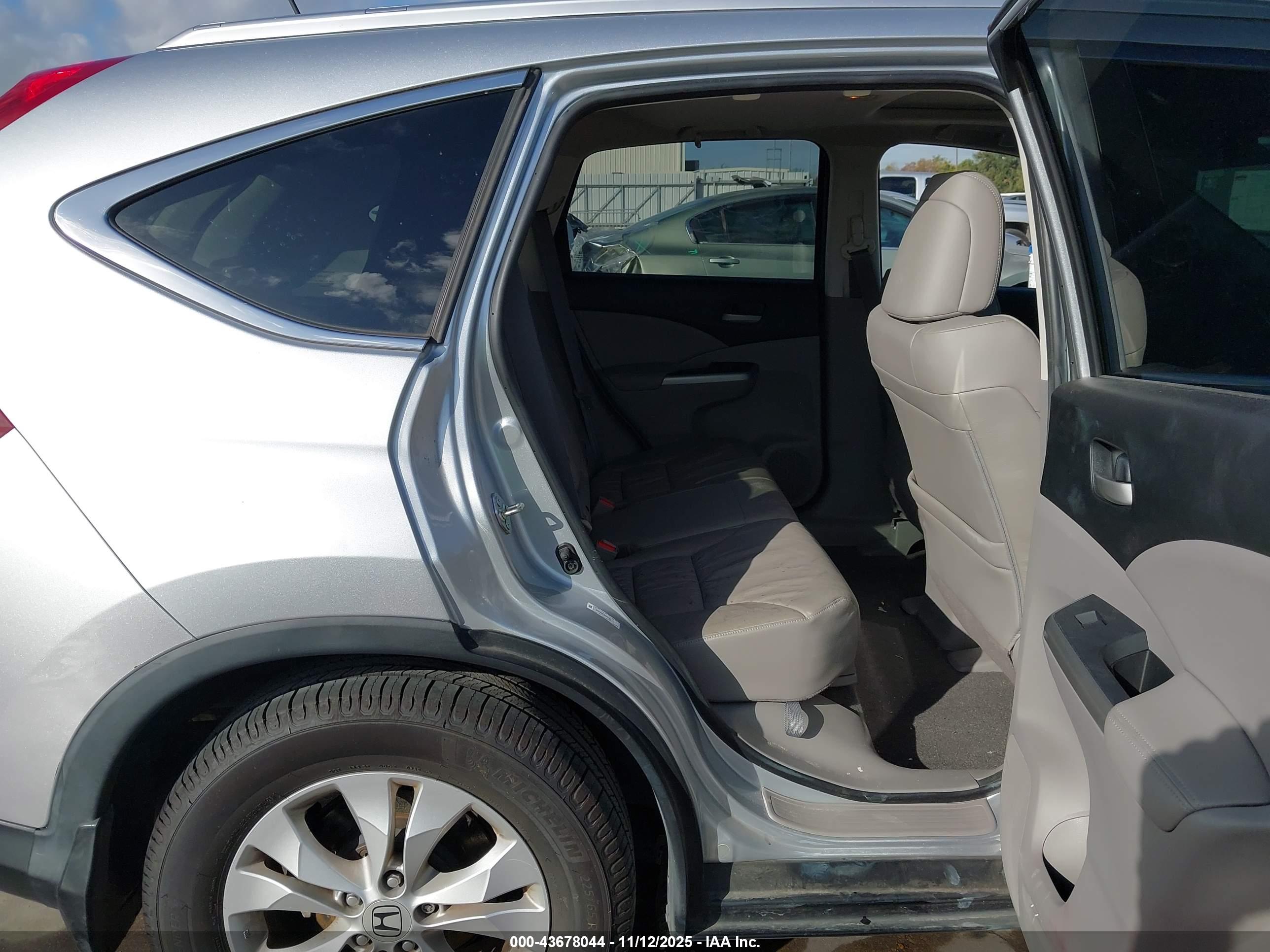 HONDA CR-V image 8