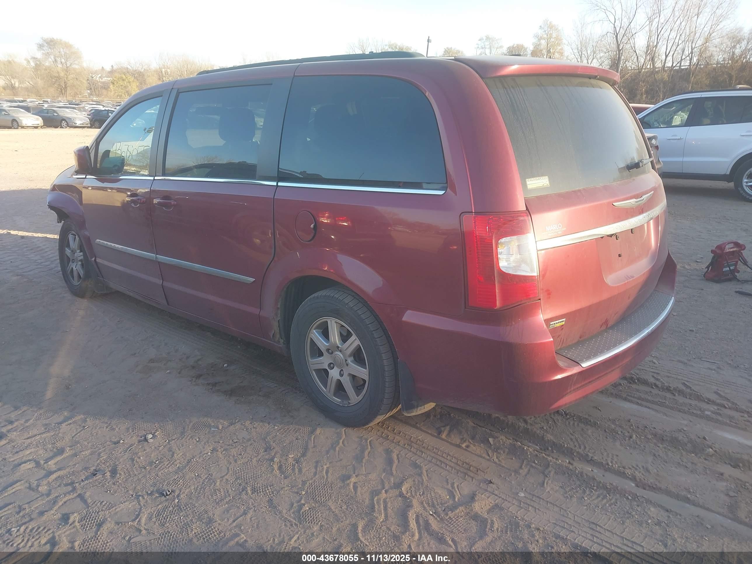 CHRYSLER TOWN image 3