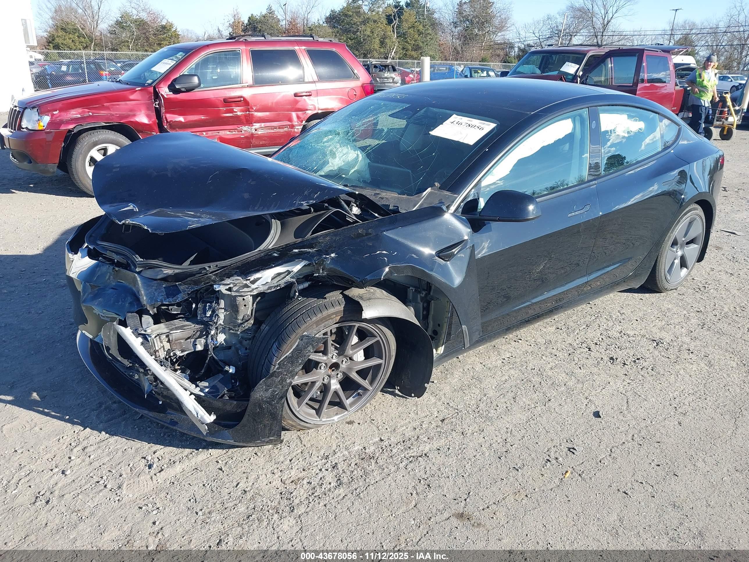 TESLA MODEL image 2