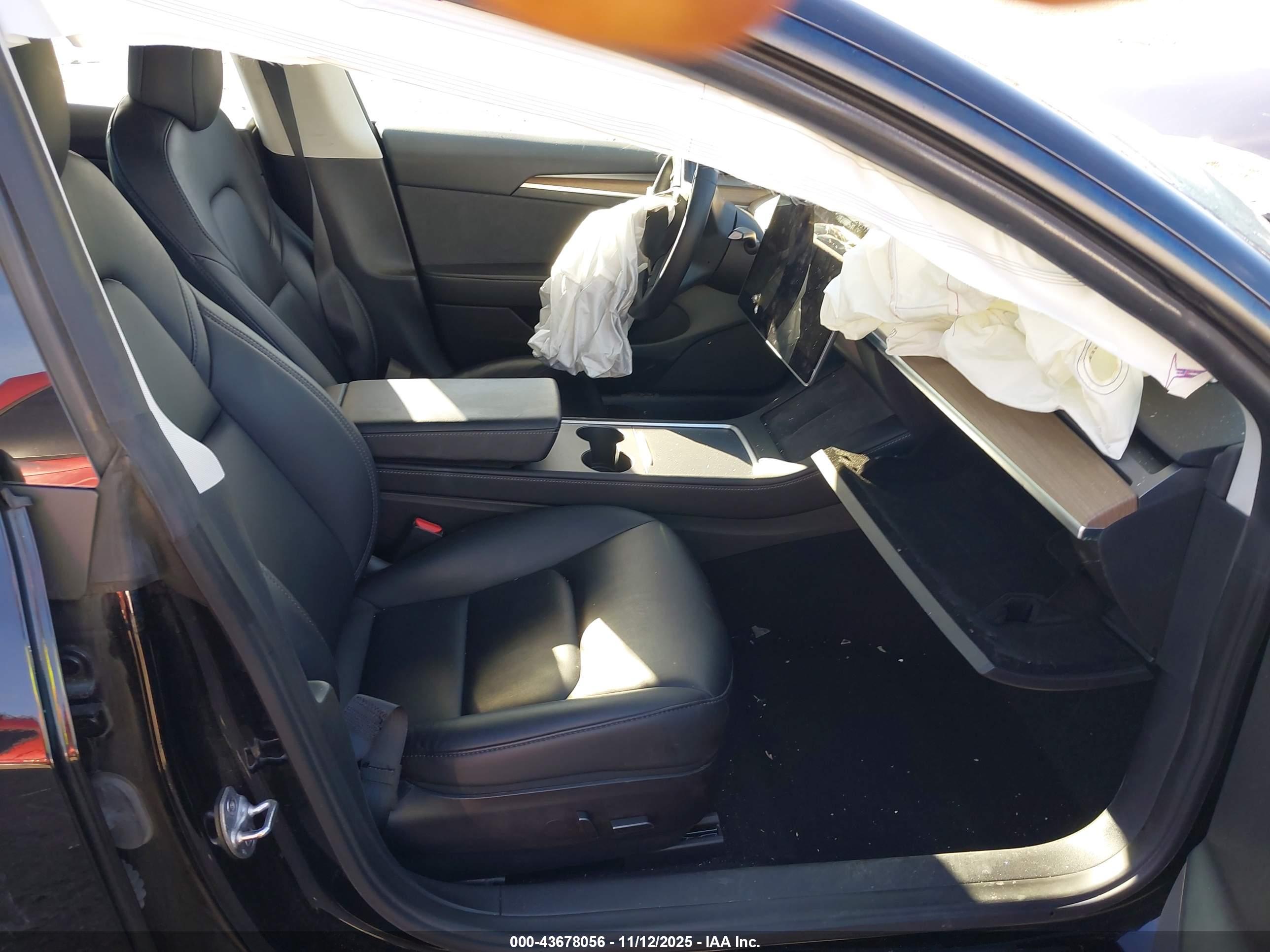 TESLA MODEL image 5