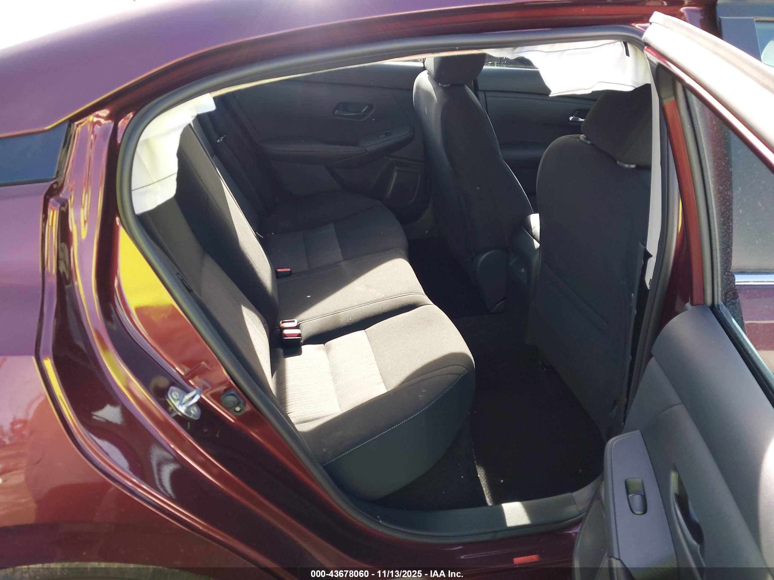 NISSAN SENTRA image 8