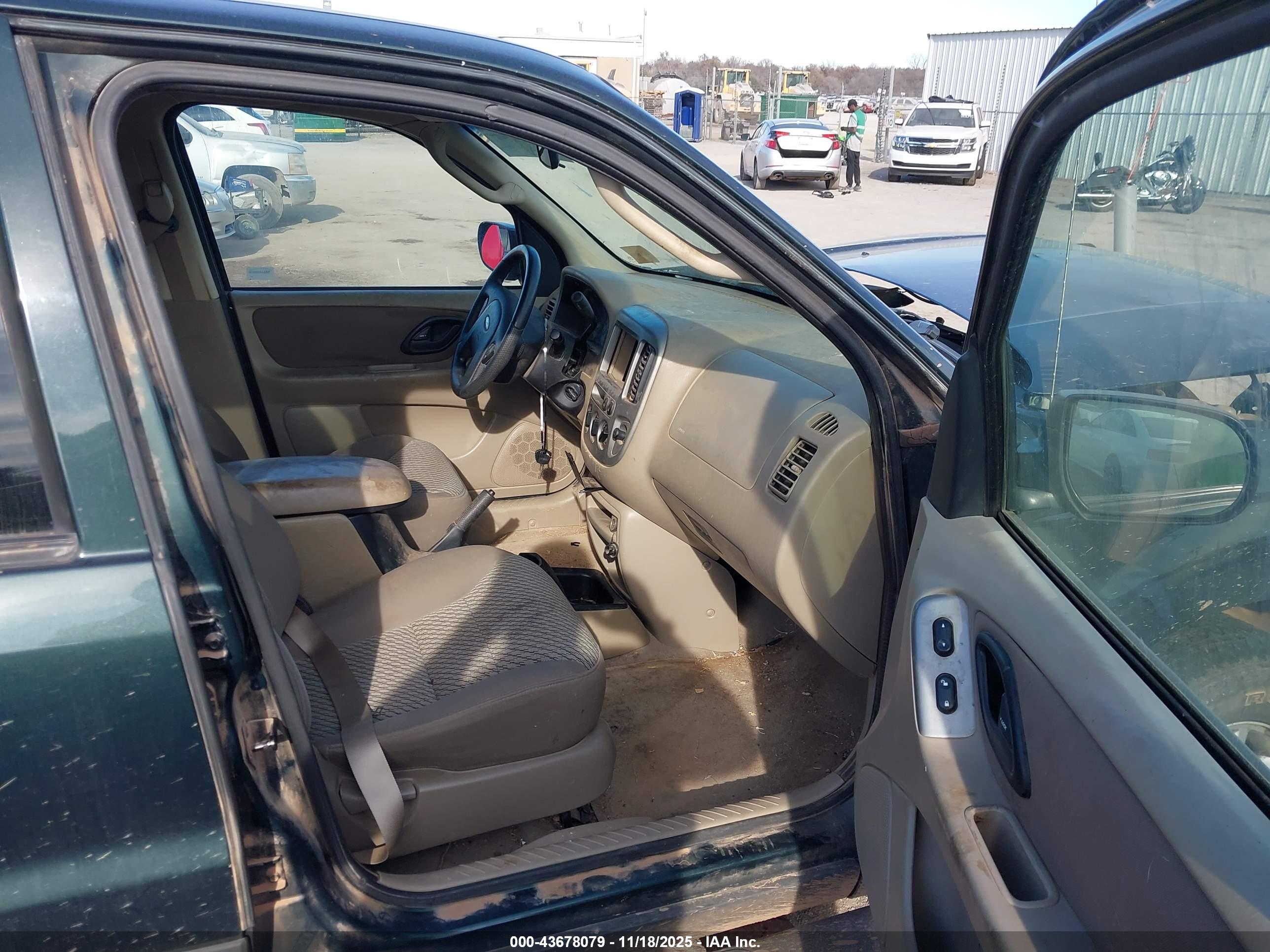 FORD ESCAPE image 5
