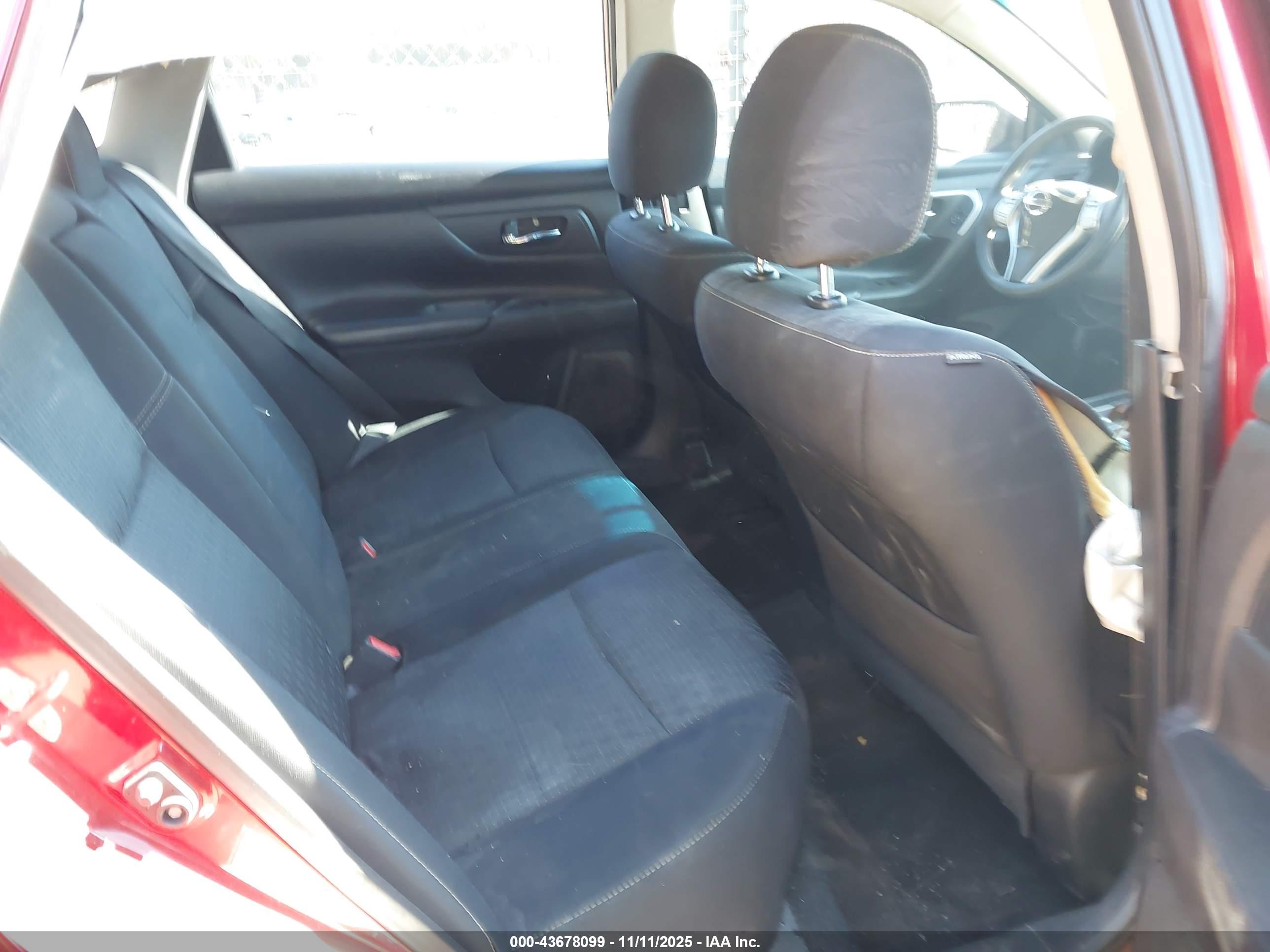 NISSAN ALTIMA image 8