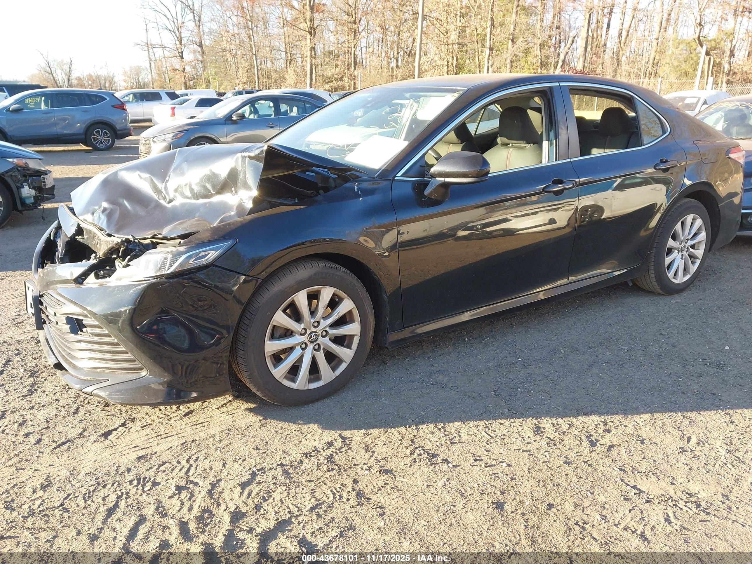 TOYOTA CAMRY image 2