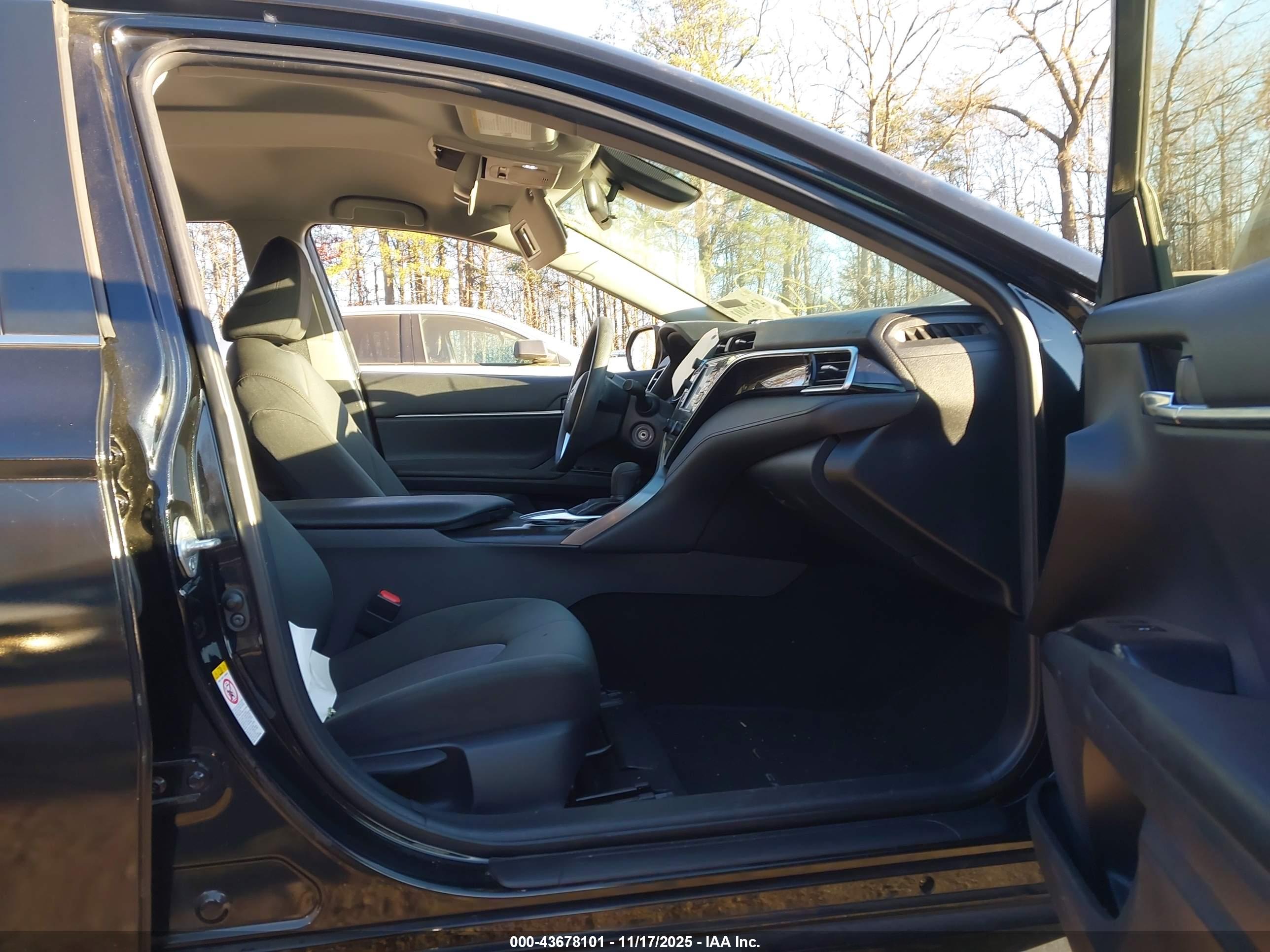 TOYOTA CAMRY image 5
