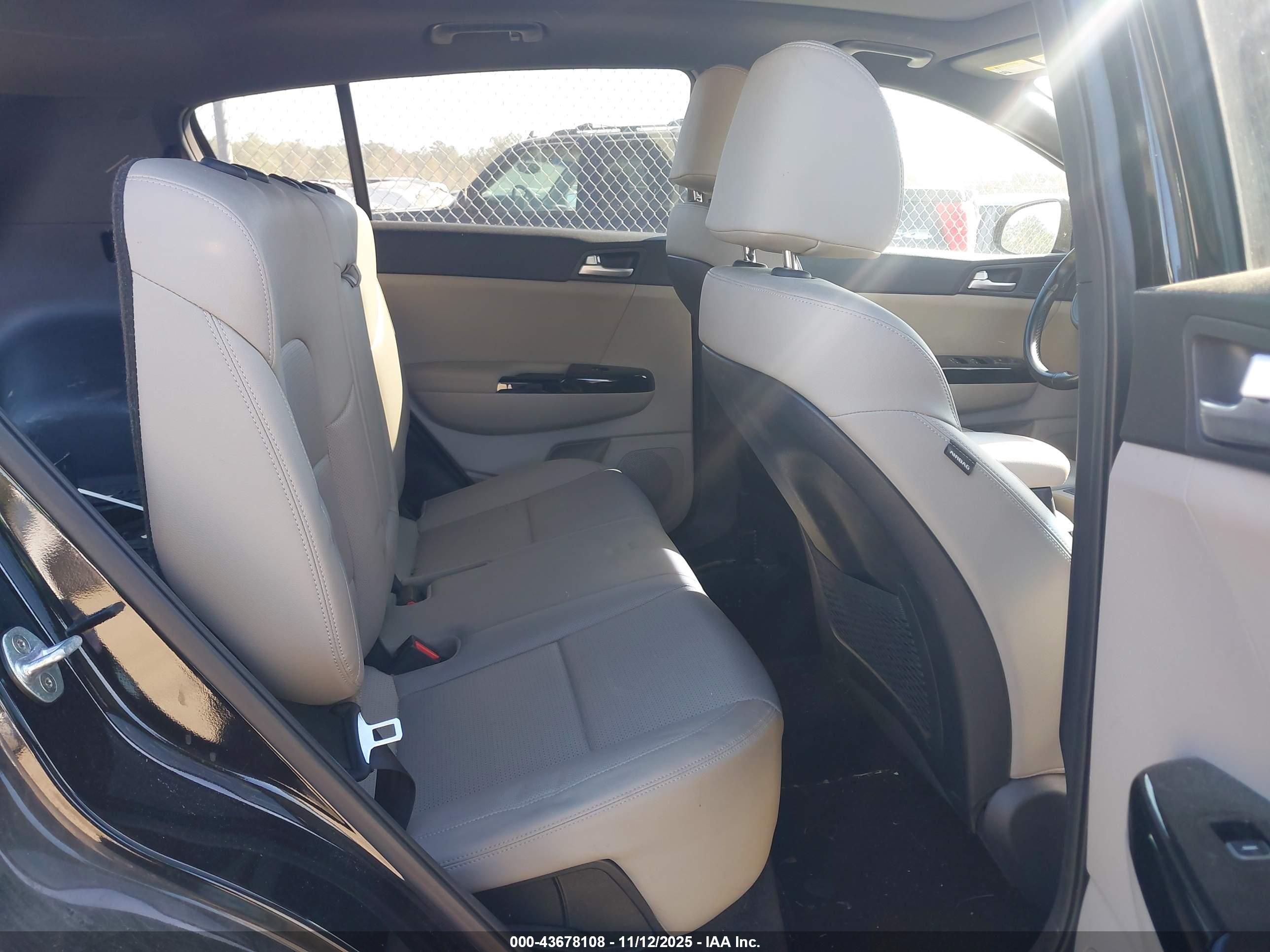 KIA SPORTAGE image 8