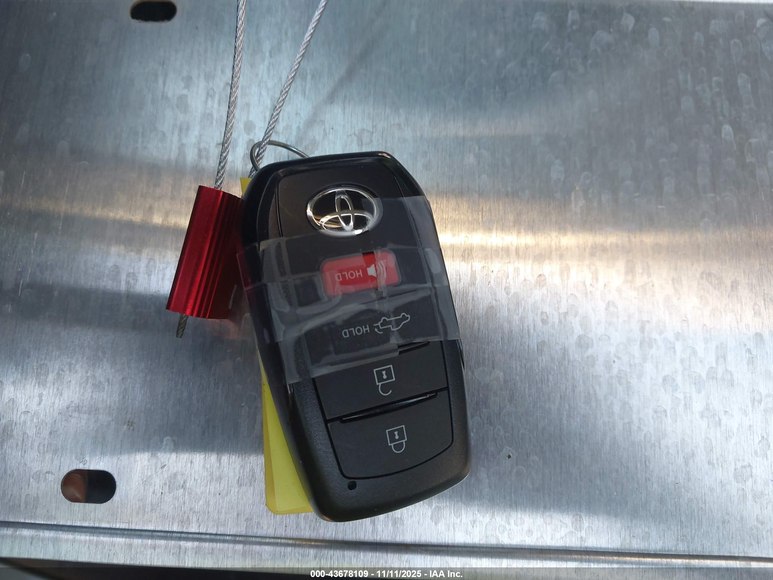 TOYOTA TUNDRA image 11