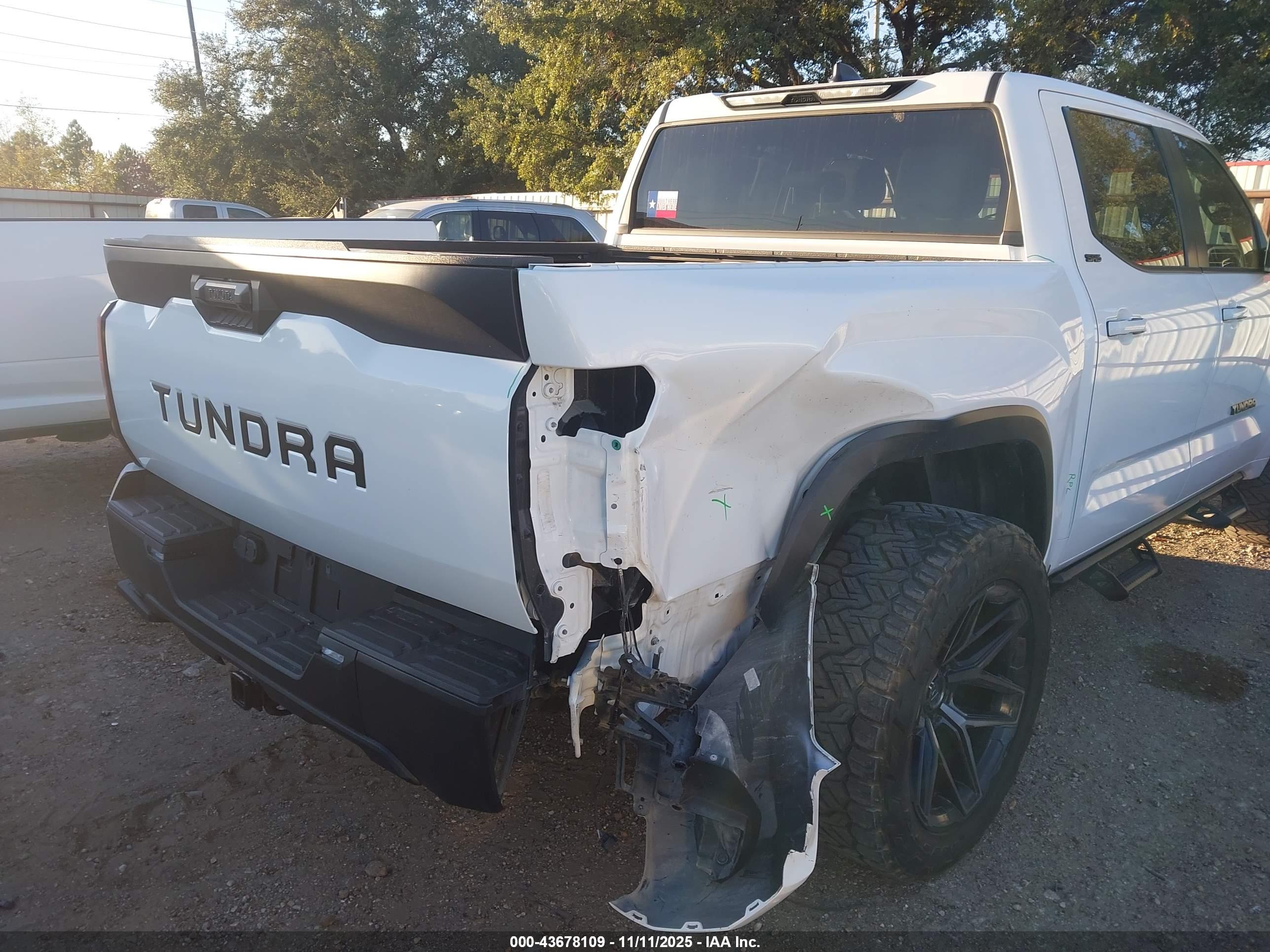 TOYOTA TUNDRA image 6