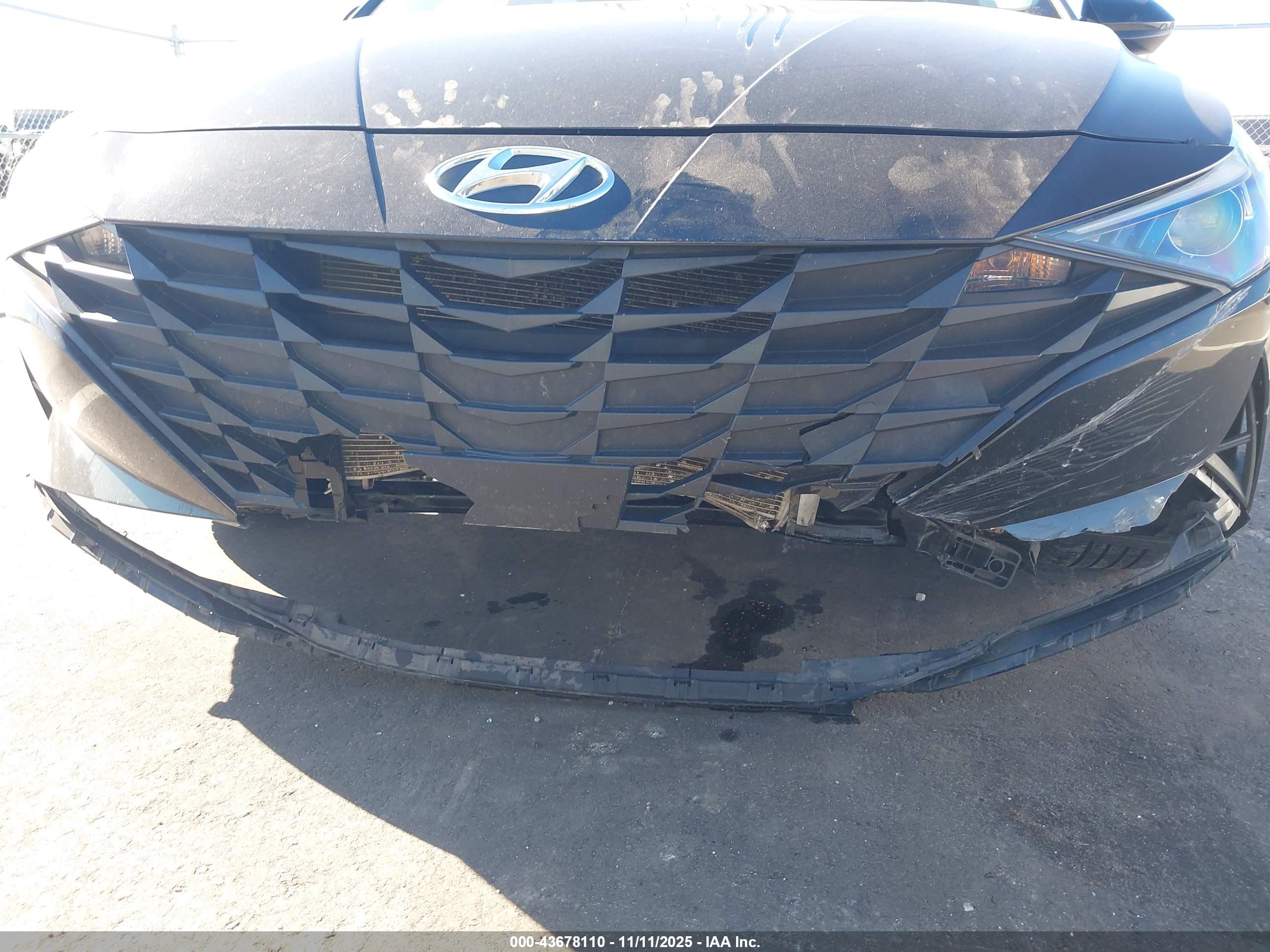 HYUNDAI ELANTRA image 6
