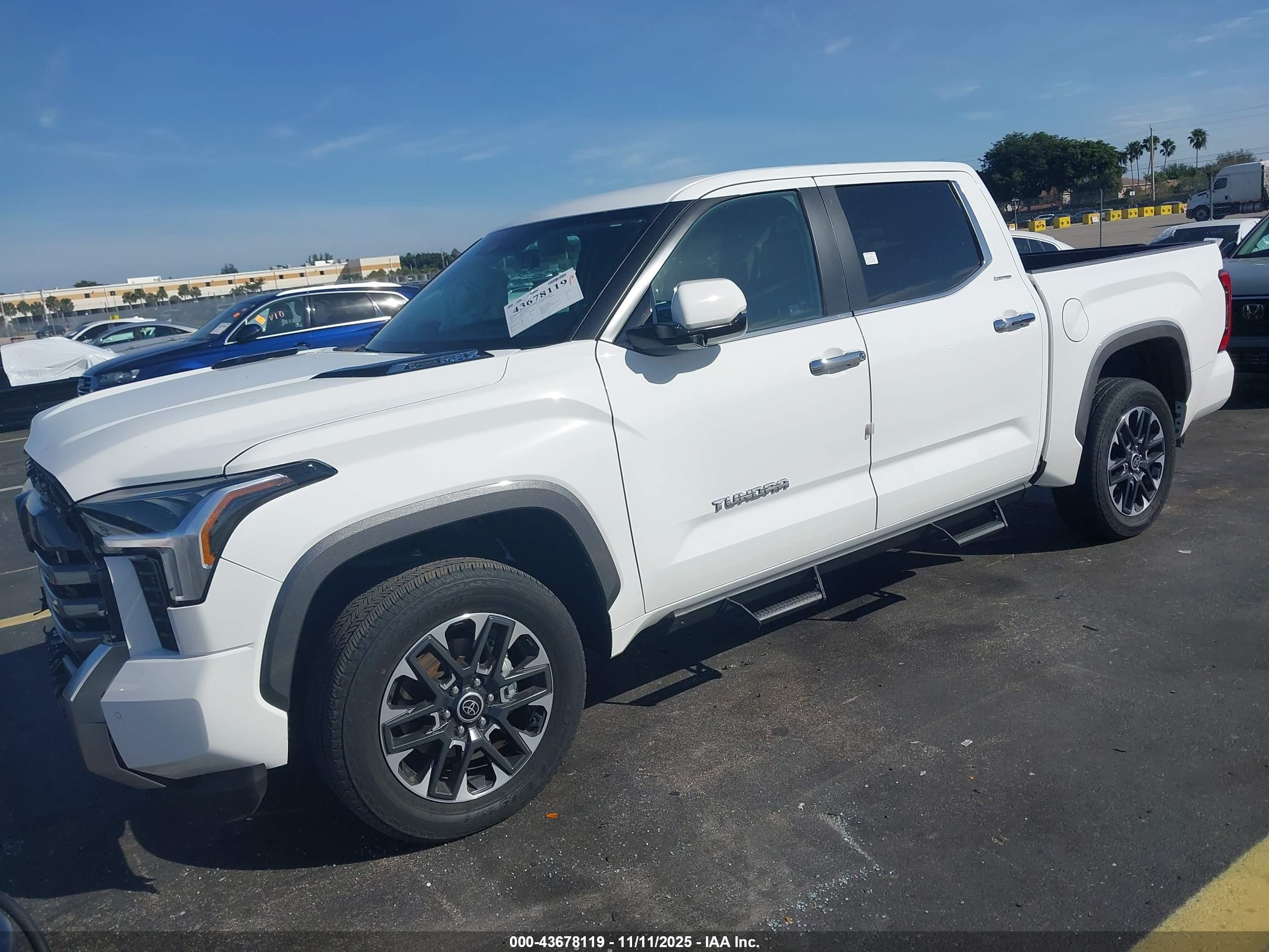 TOYOTA TUNDRA image 2