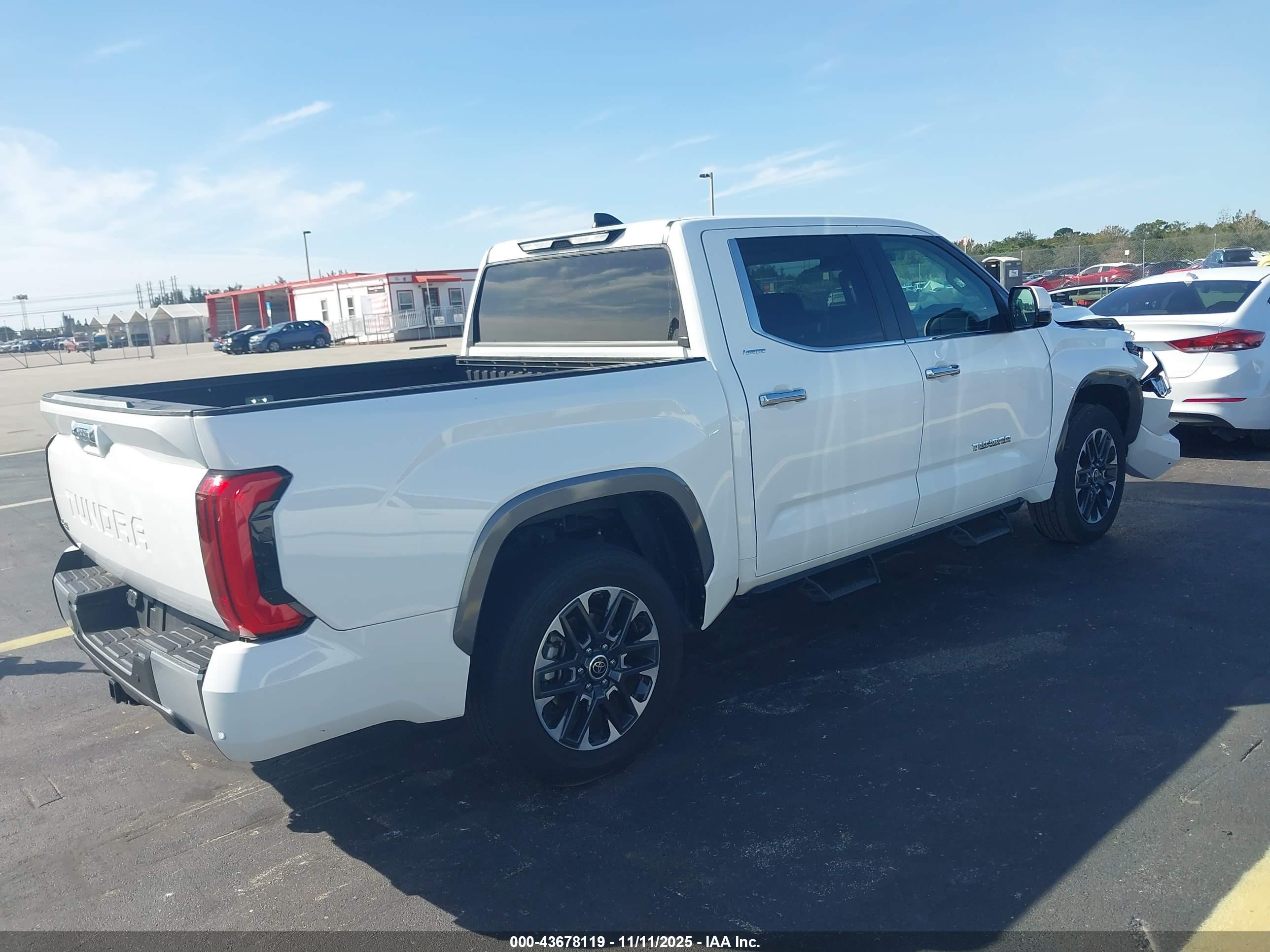 TOYOTA TUNDRA image 4
