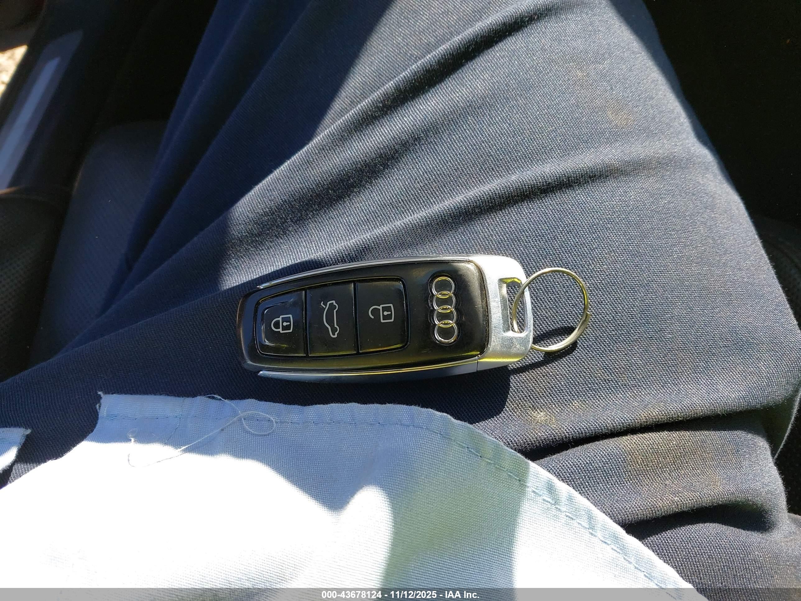 AUDI A8 image 11