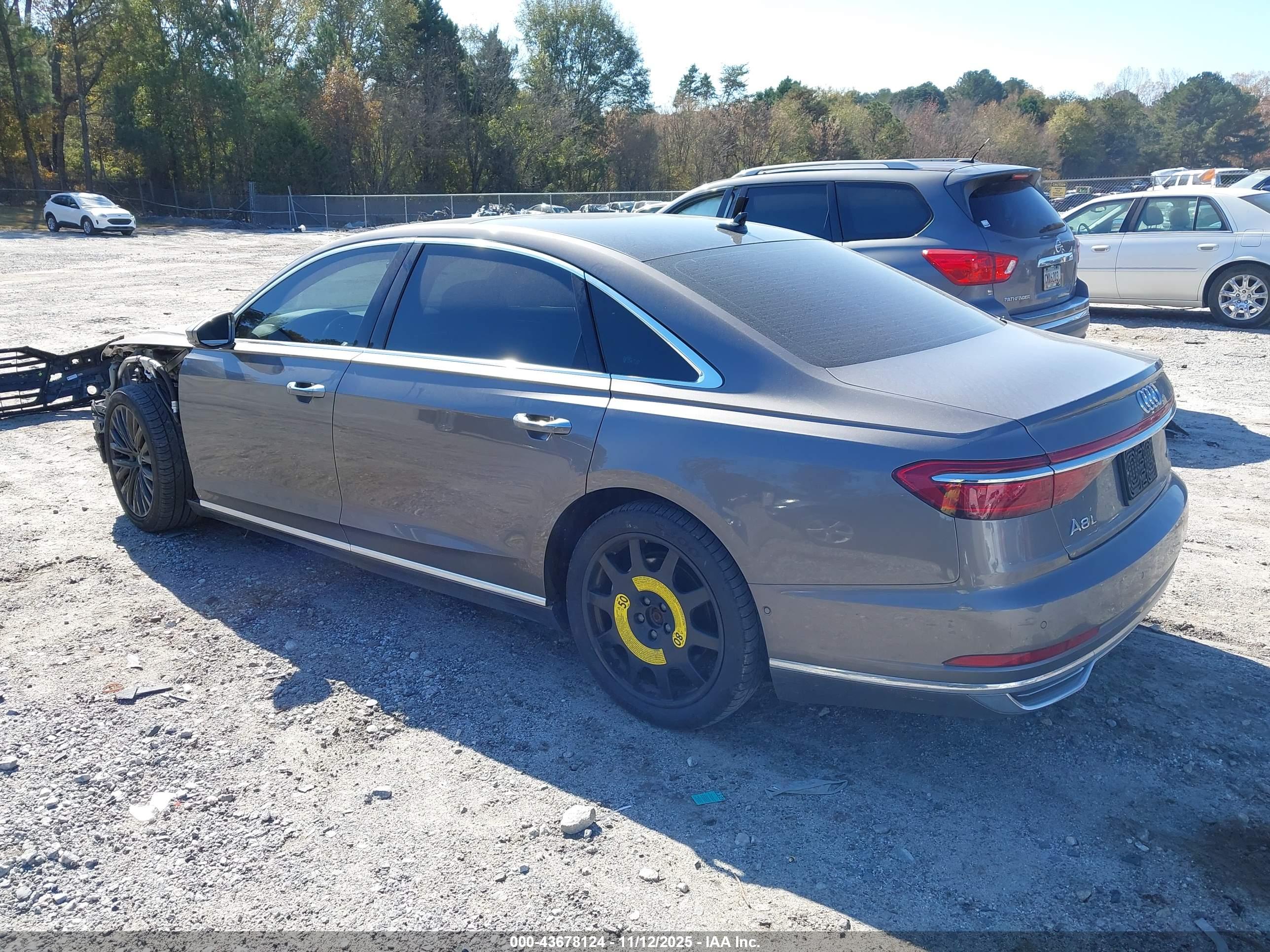 AUDI A8 image 3