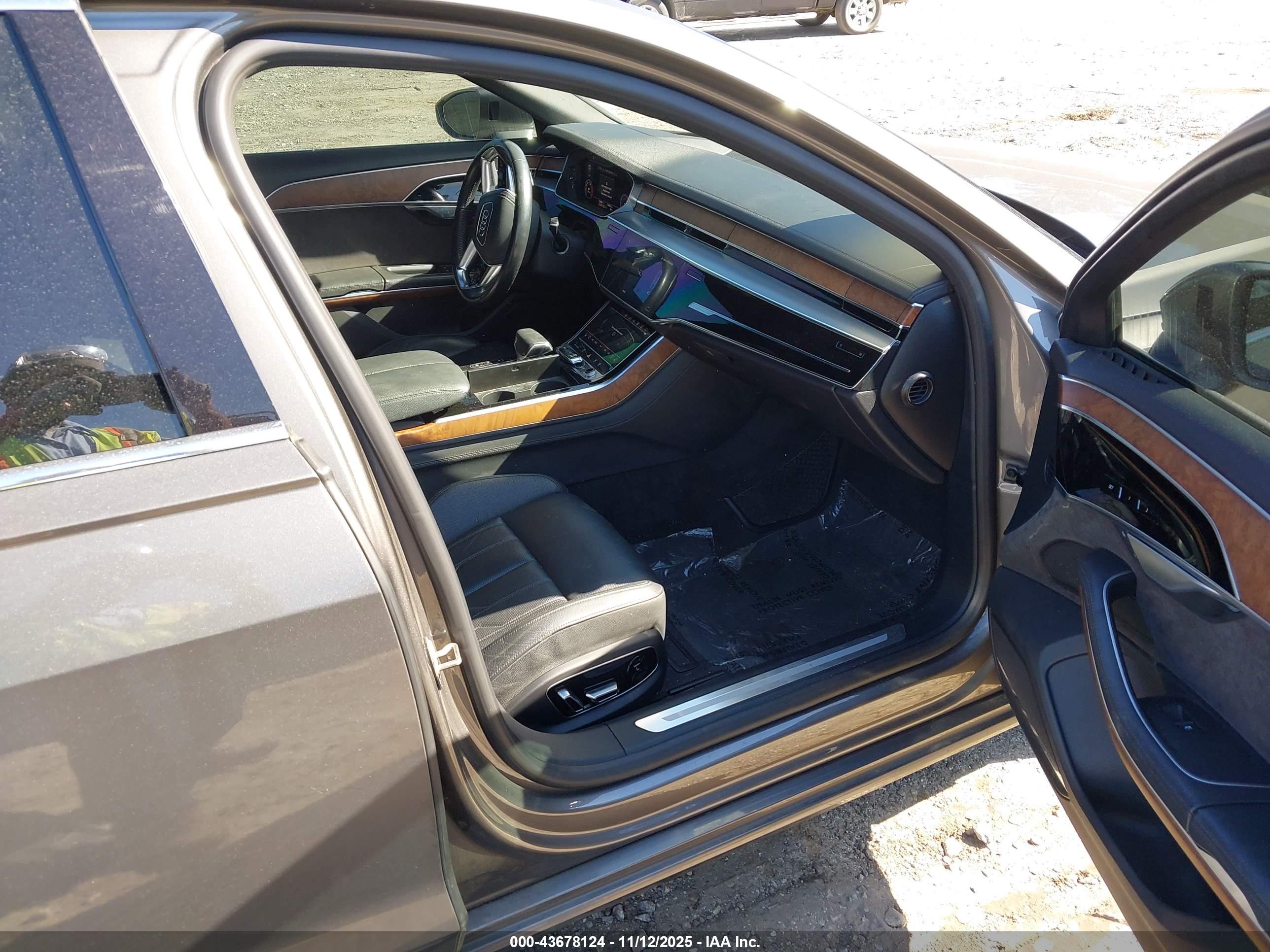 AUDI A8 image 5