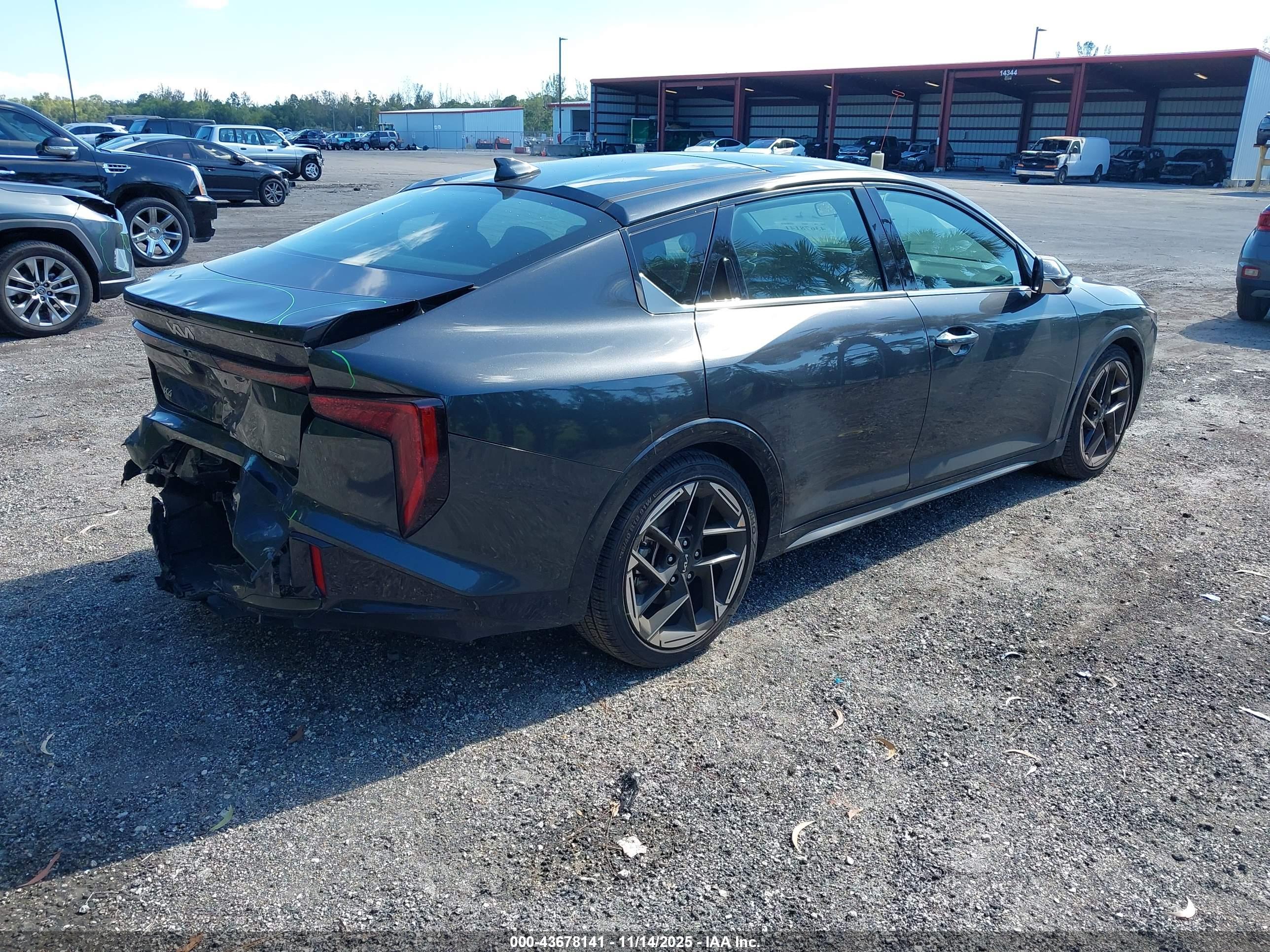 KIA K4 image 4