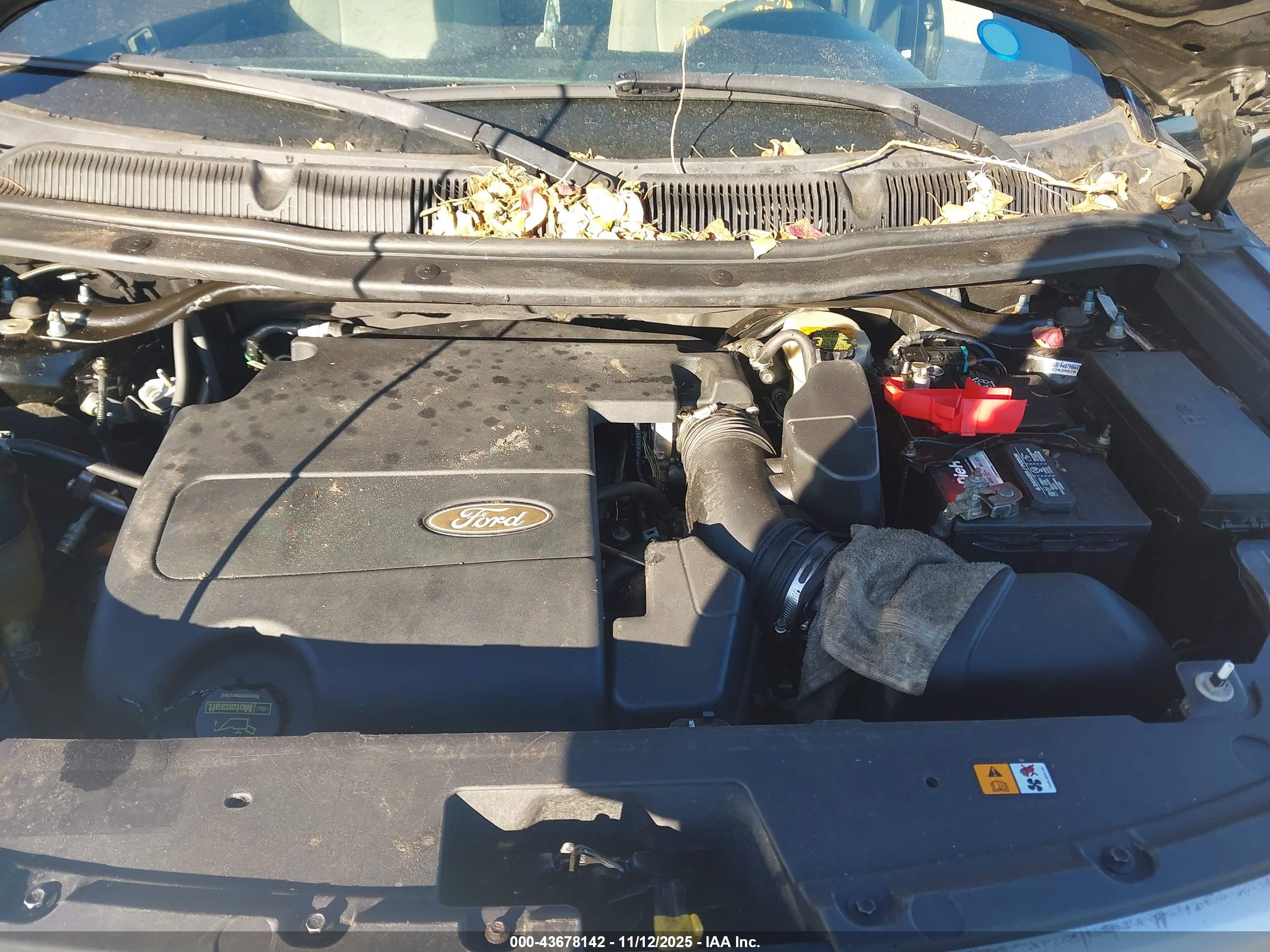 FORD EXPLORER image 10