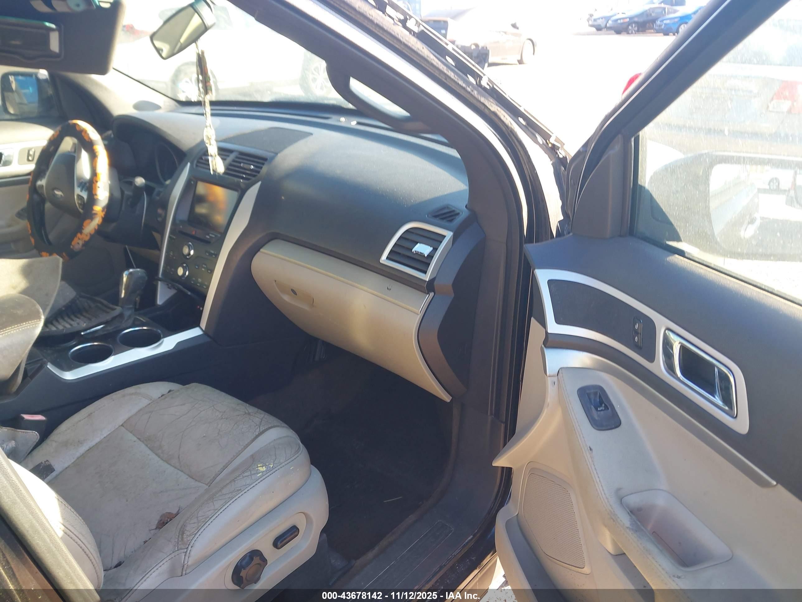 FORD EXPLORER image 5