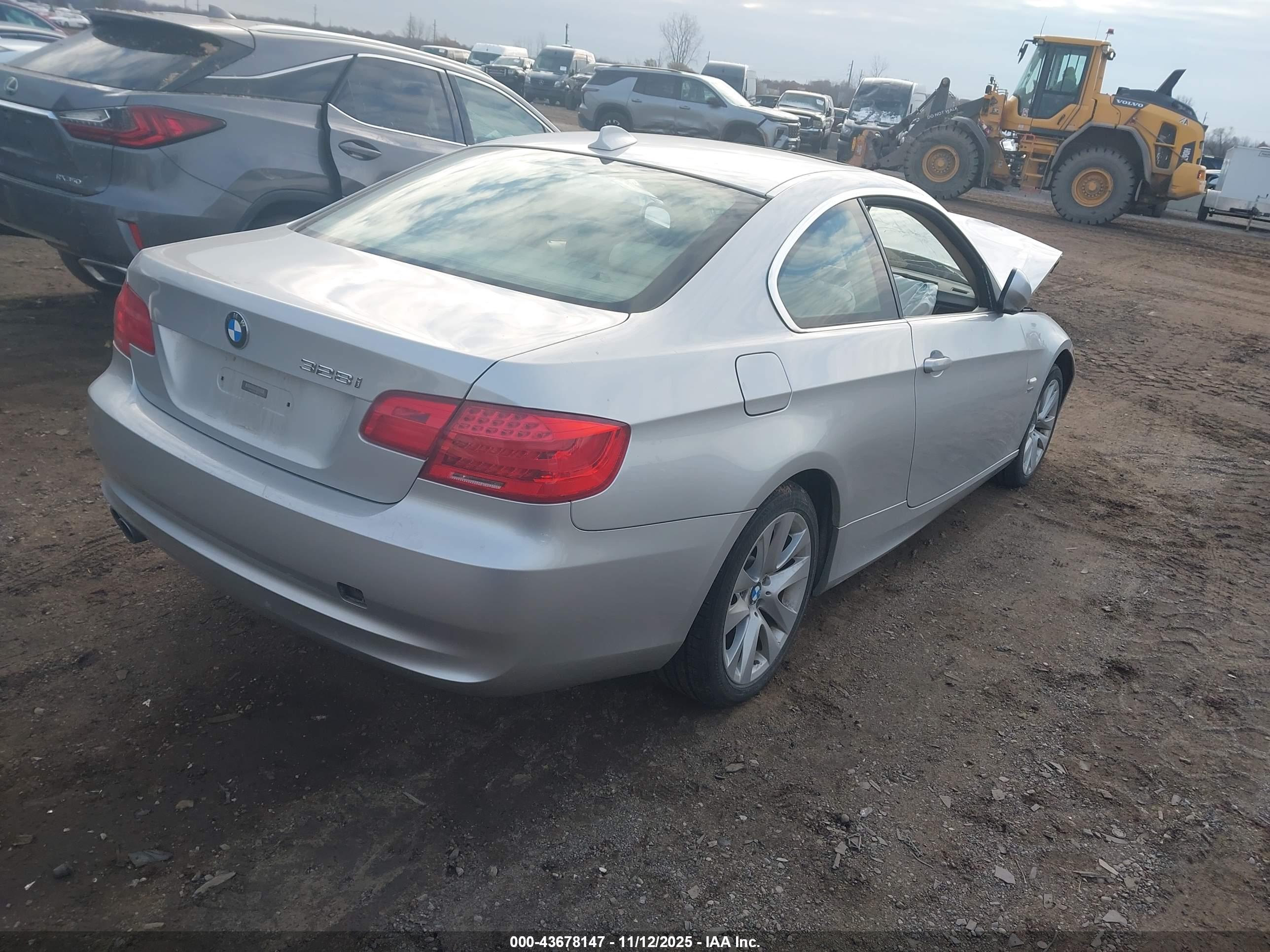 BMW 328I image 4