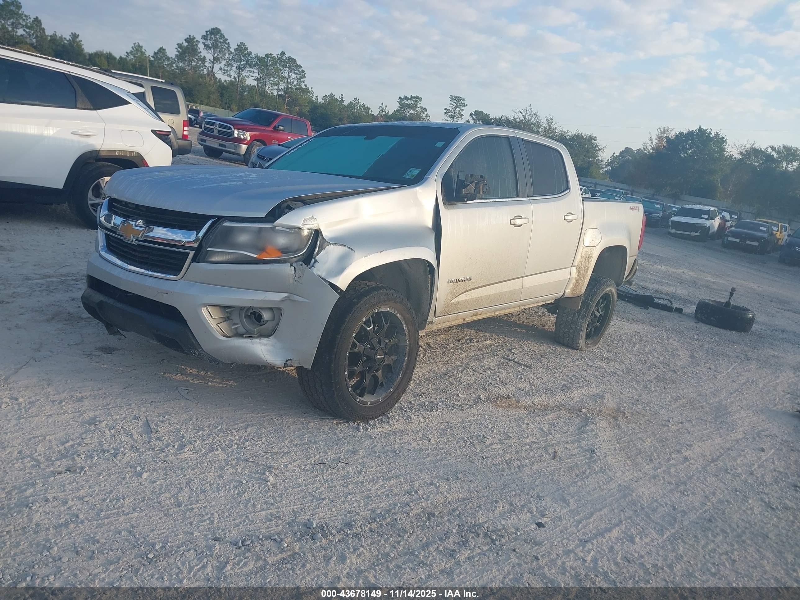 CHEVROLET COLORADO image 2