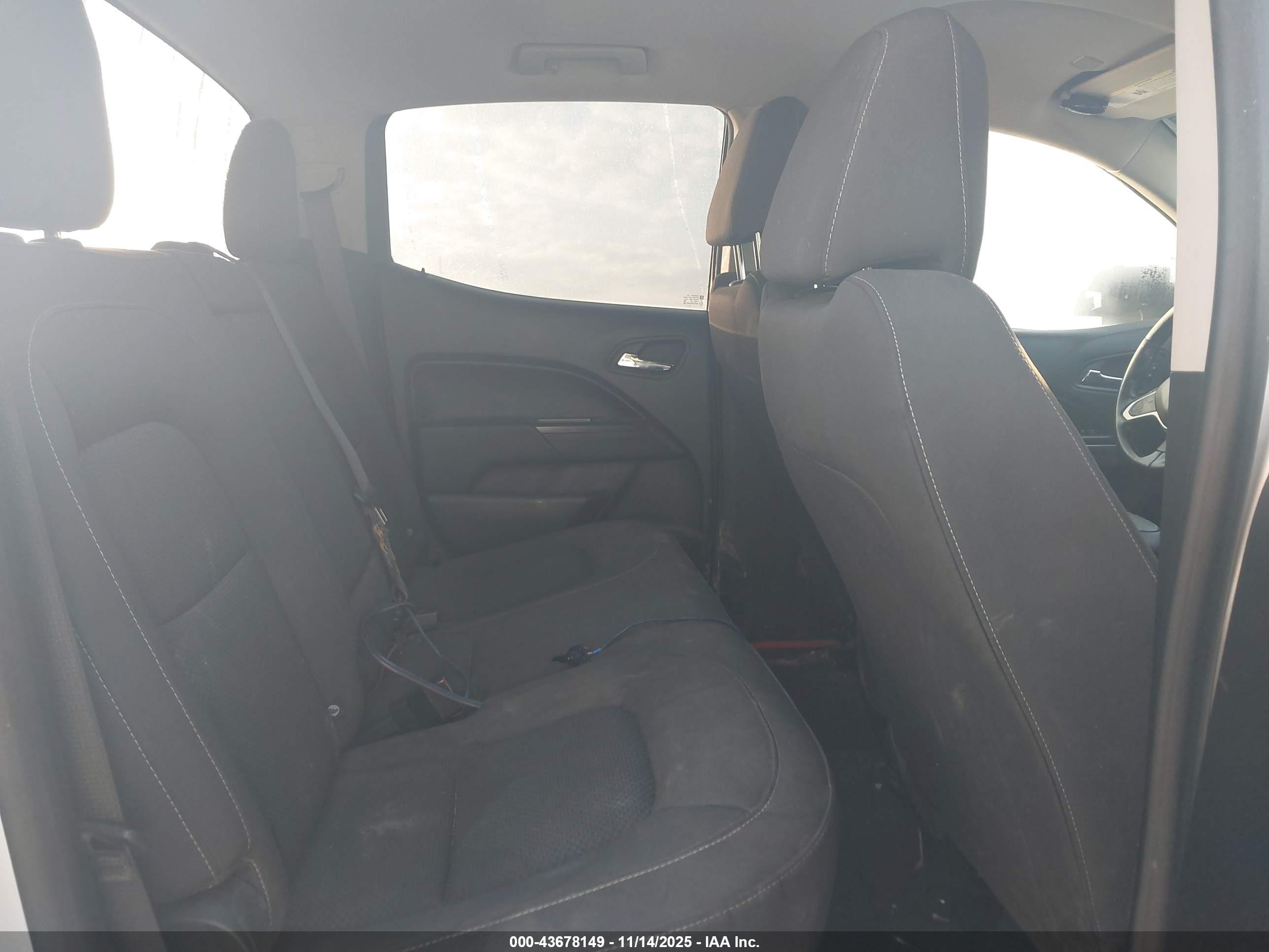 CHEVROLET COLORADO image 8