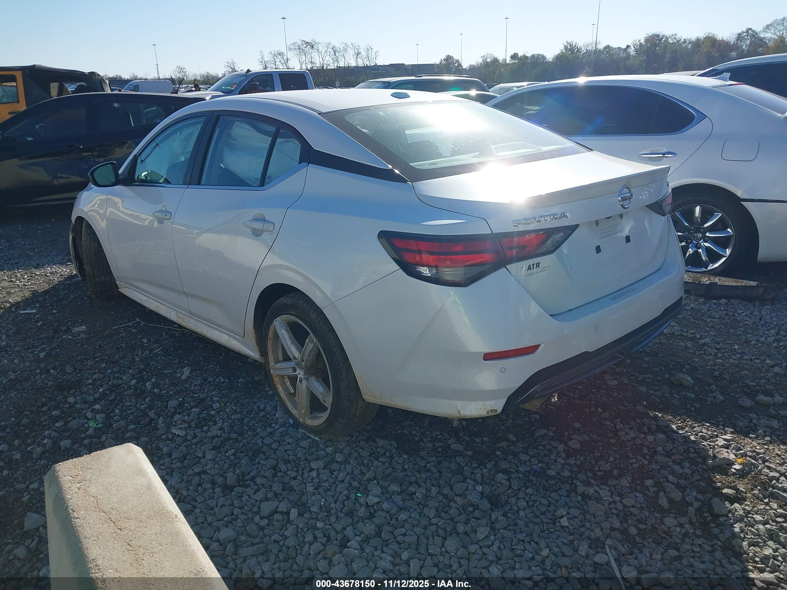 NISSAN SENTRA image 3