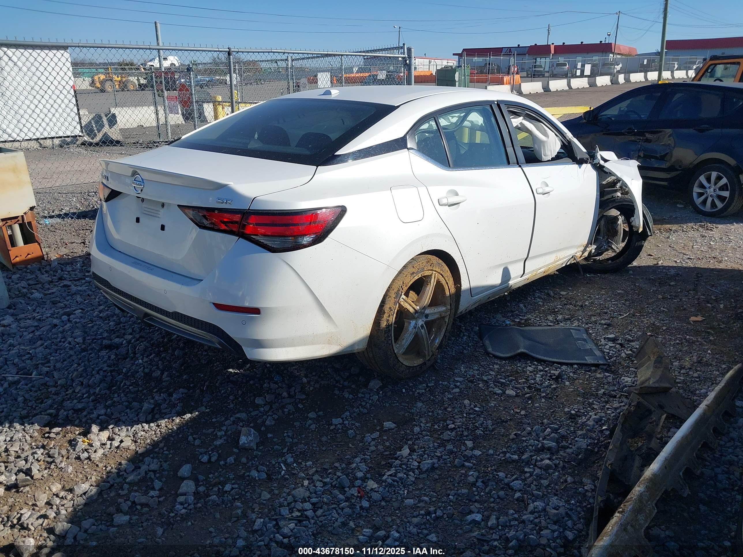 NISSAN SENTRA image 4