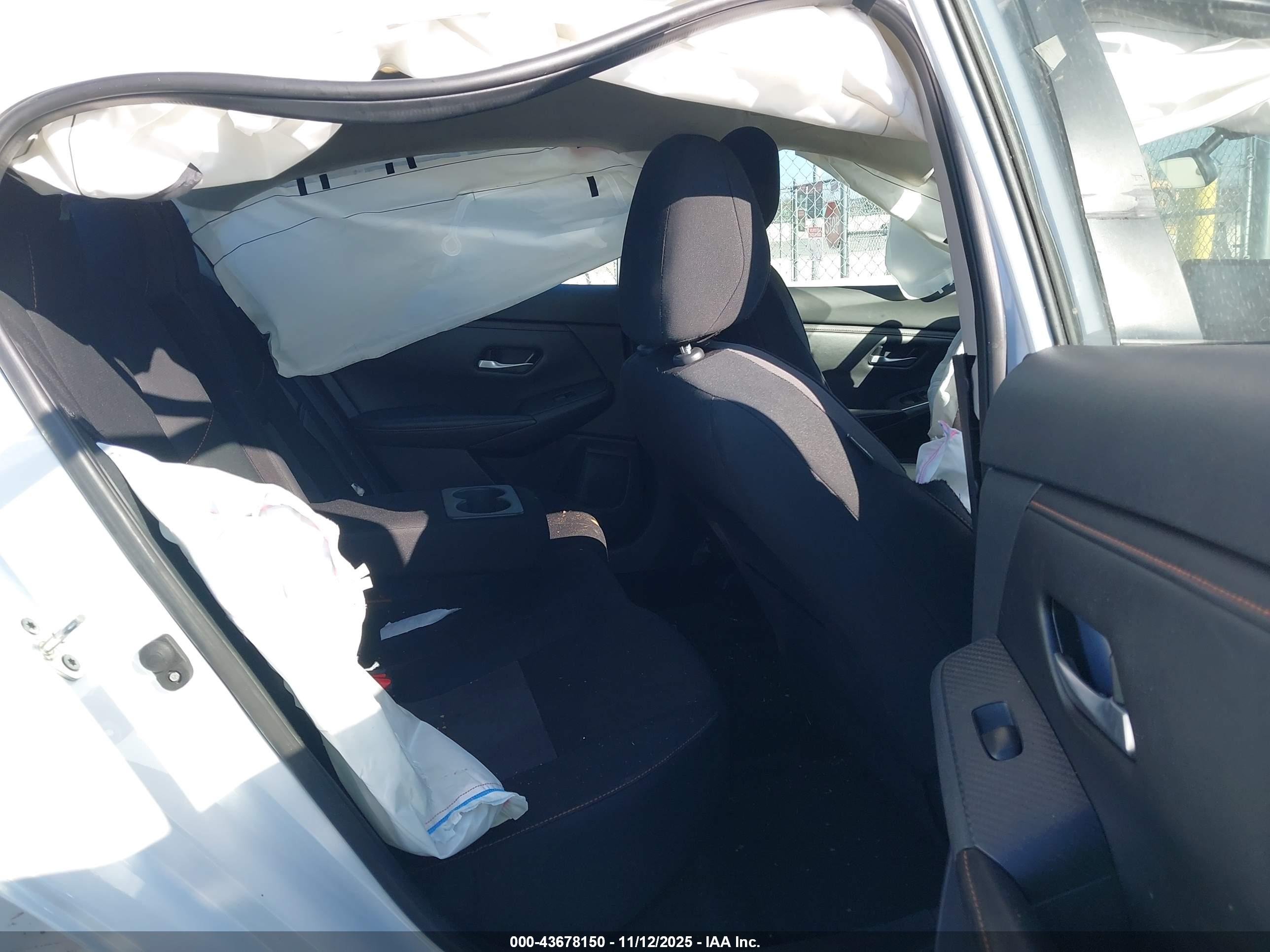 NISSAN SENTRA image 8