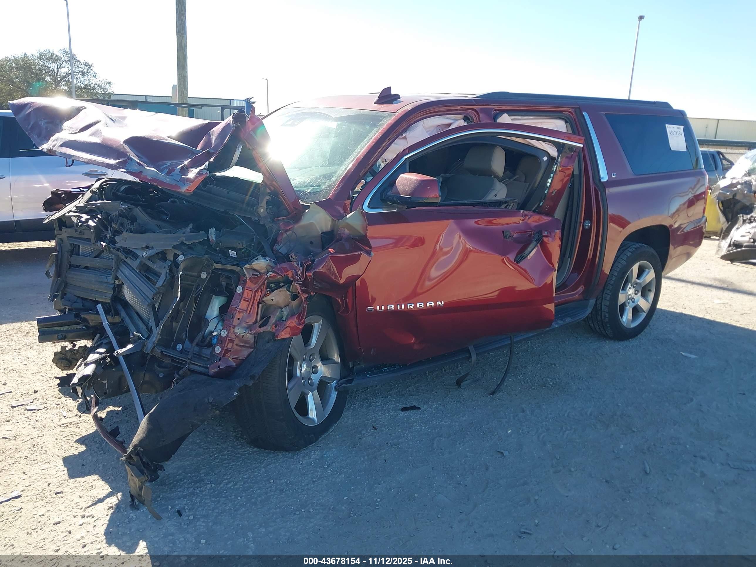 CHEVROLET SUBURBAN image 2