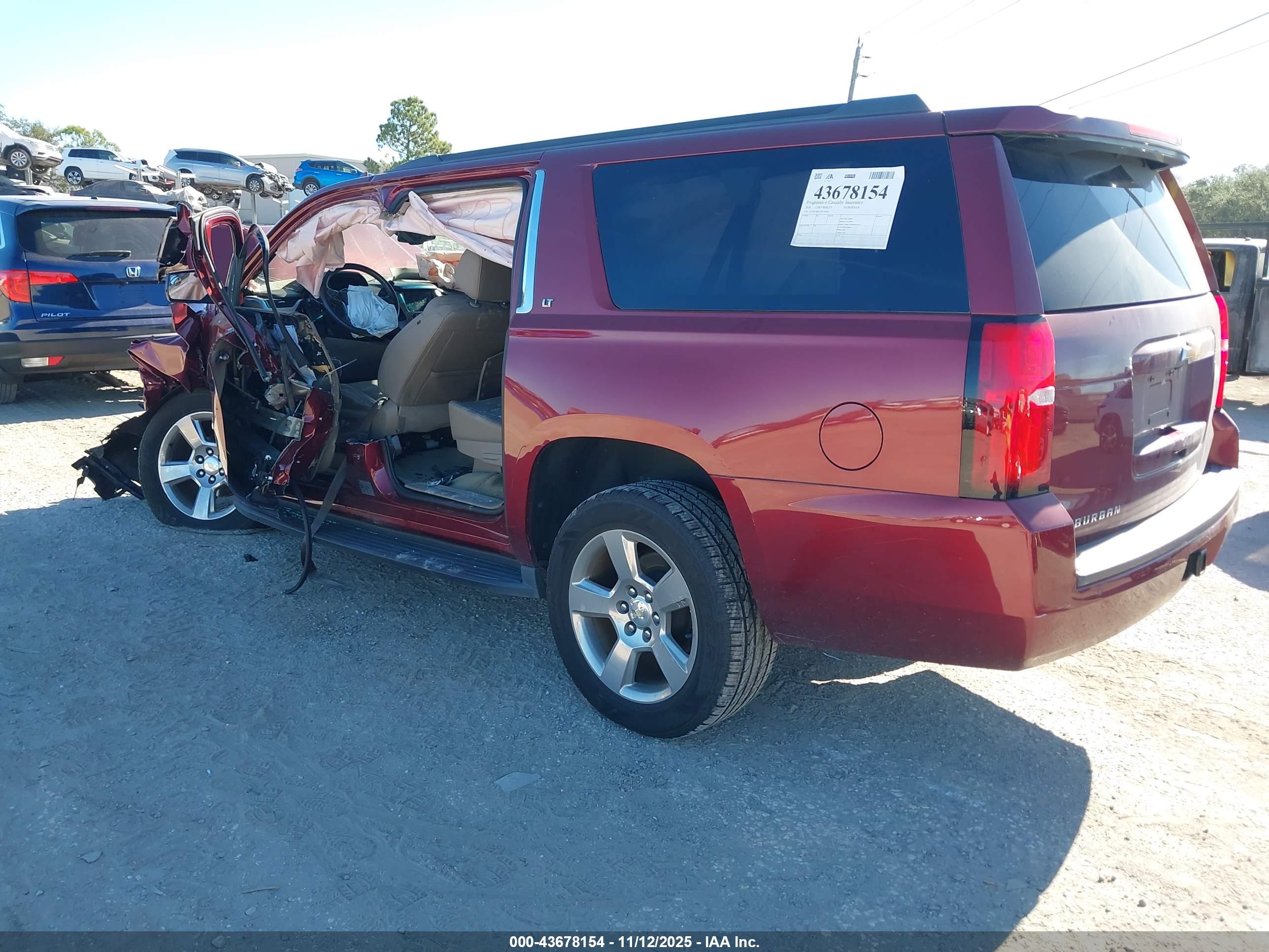 CHEVROLET SUBURBAN image 3