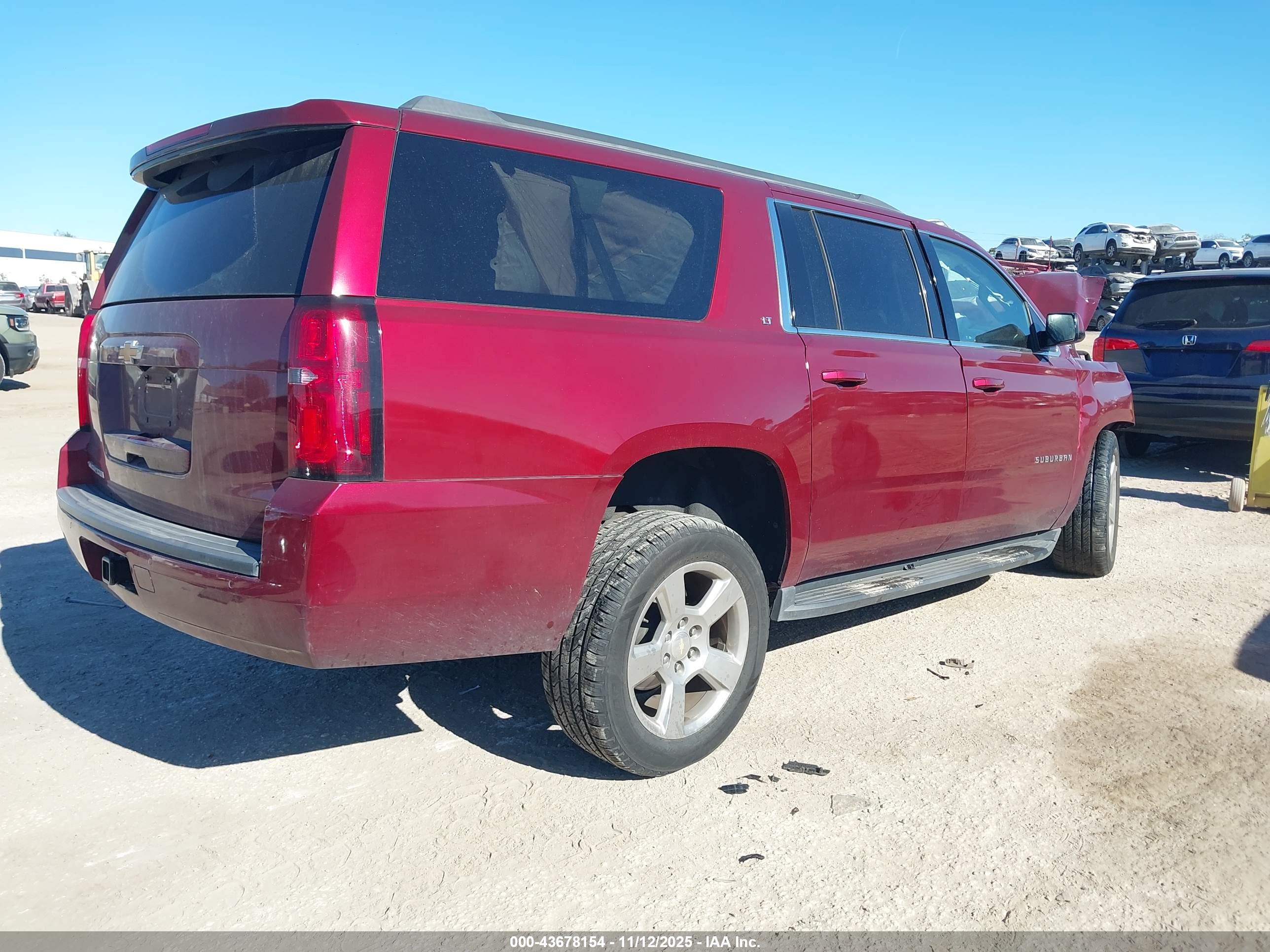 CHEVROLET SUBURBAN image 4