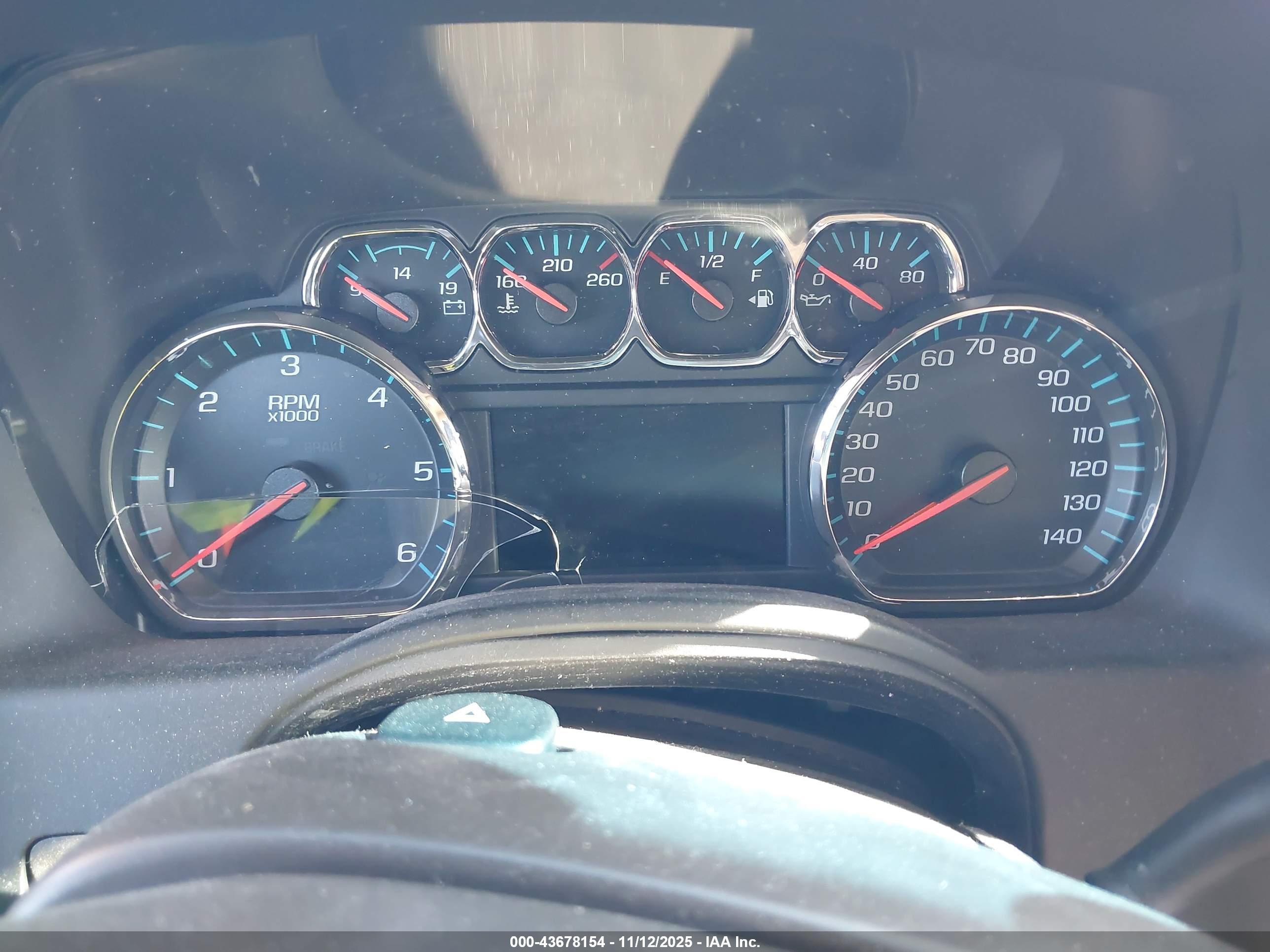 CHEVROLET SUBURBAN image 7