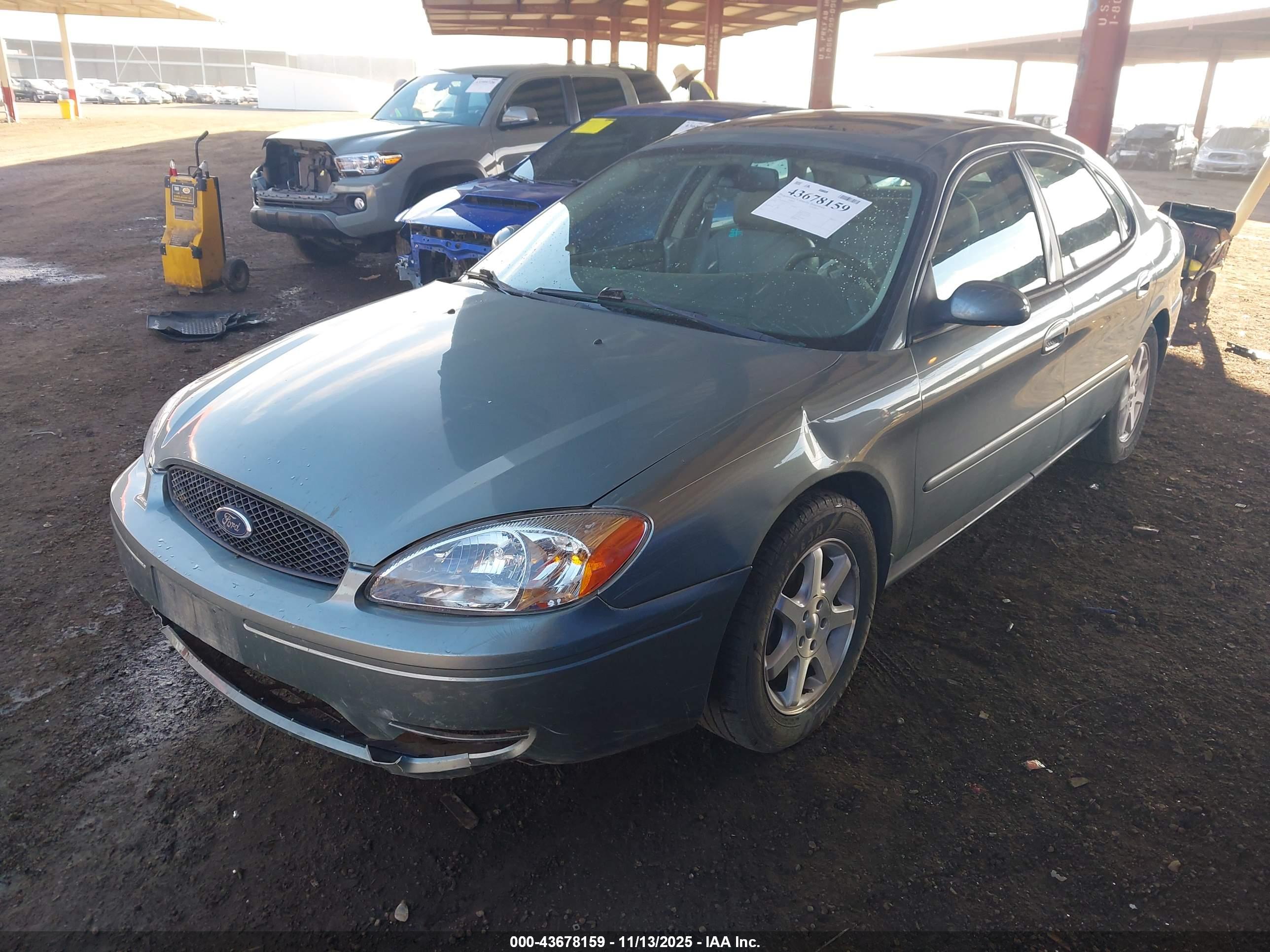 FORD TAURUS image 2