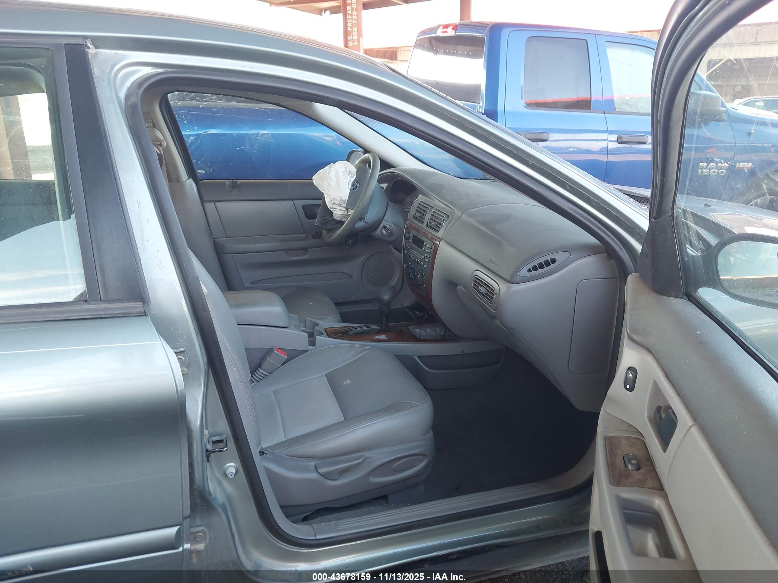 FORD TAURUS image 5