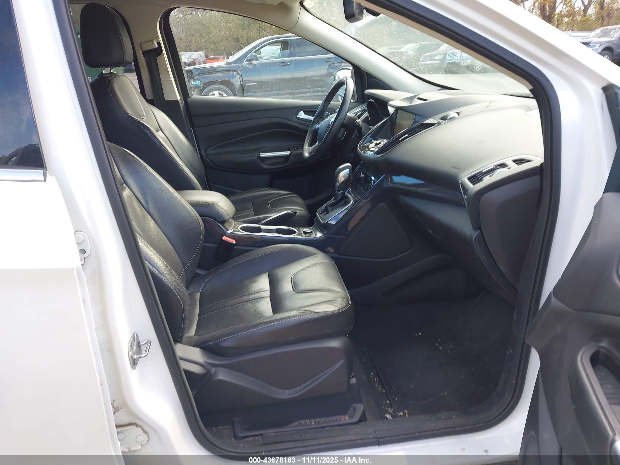 FORD ESCAPE image 5
