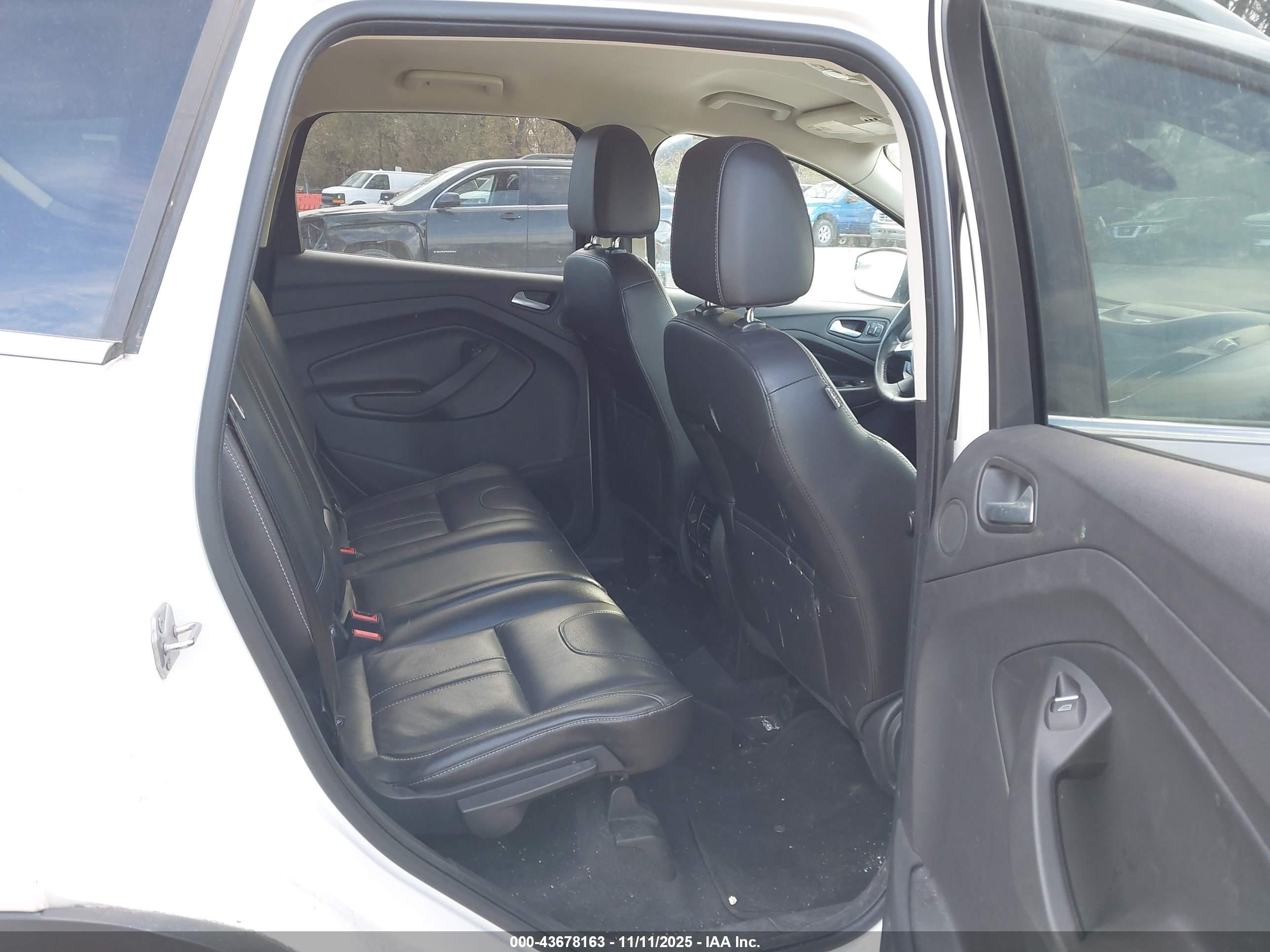 FORD ESCAPE image 8