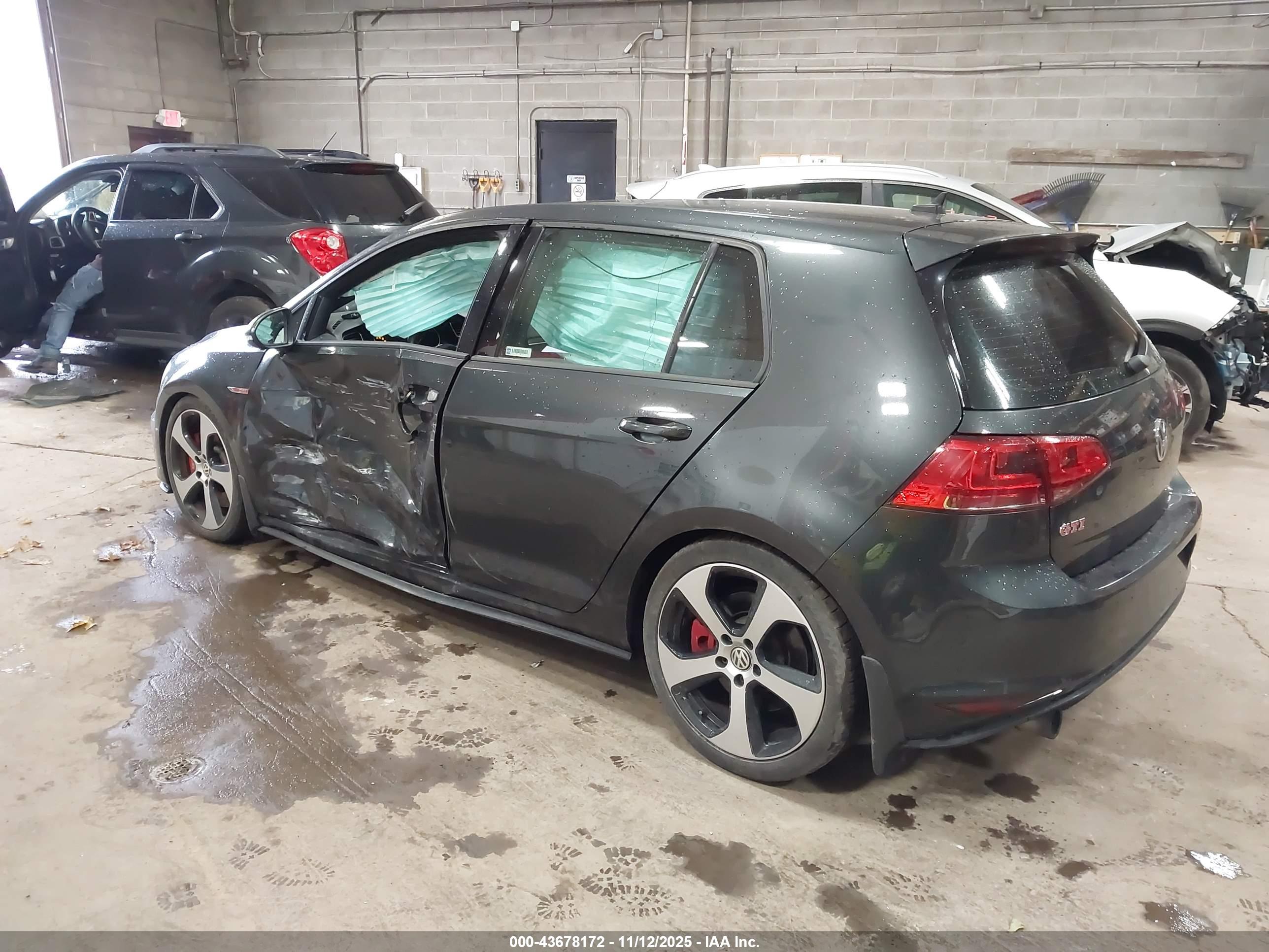 VOLKSWAGEN GOLF image 3