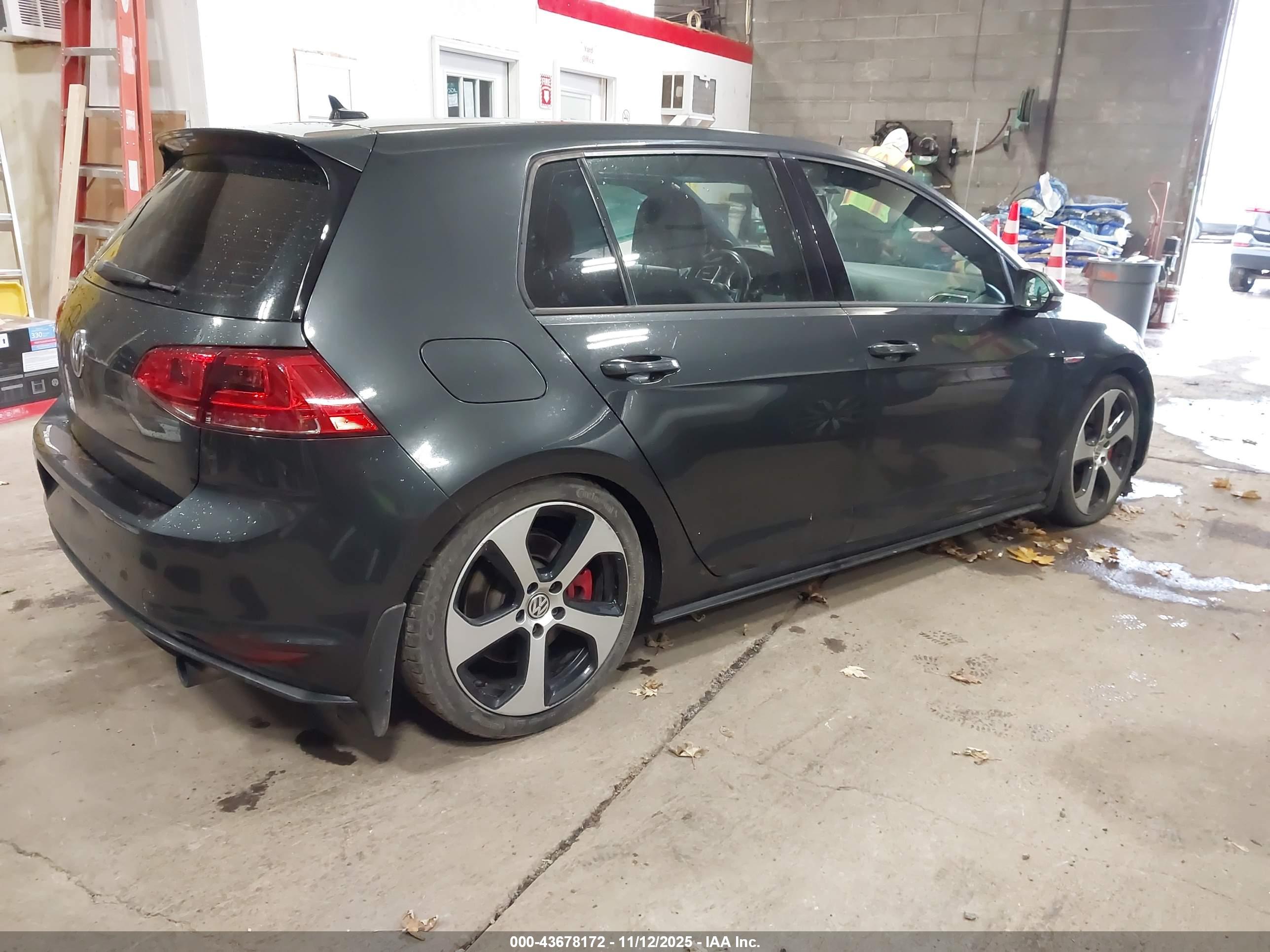 VOLKSWAGEN GOLF image 4