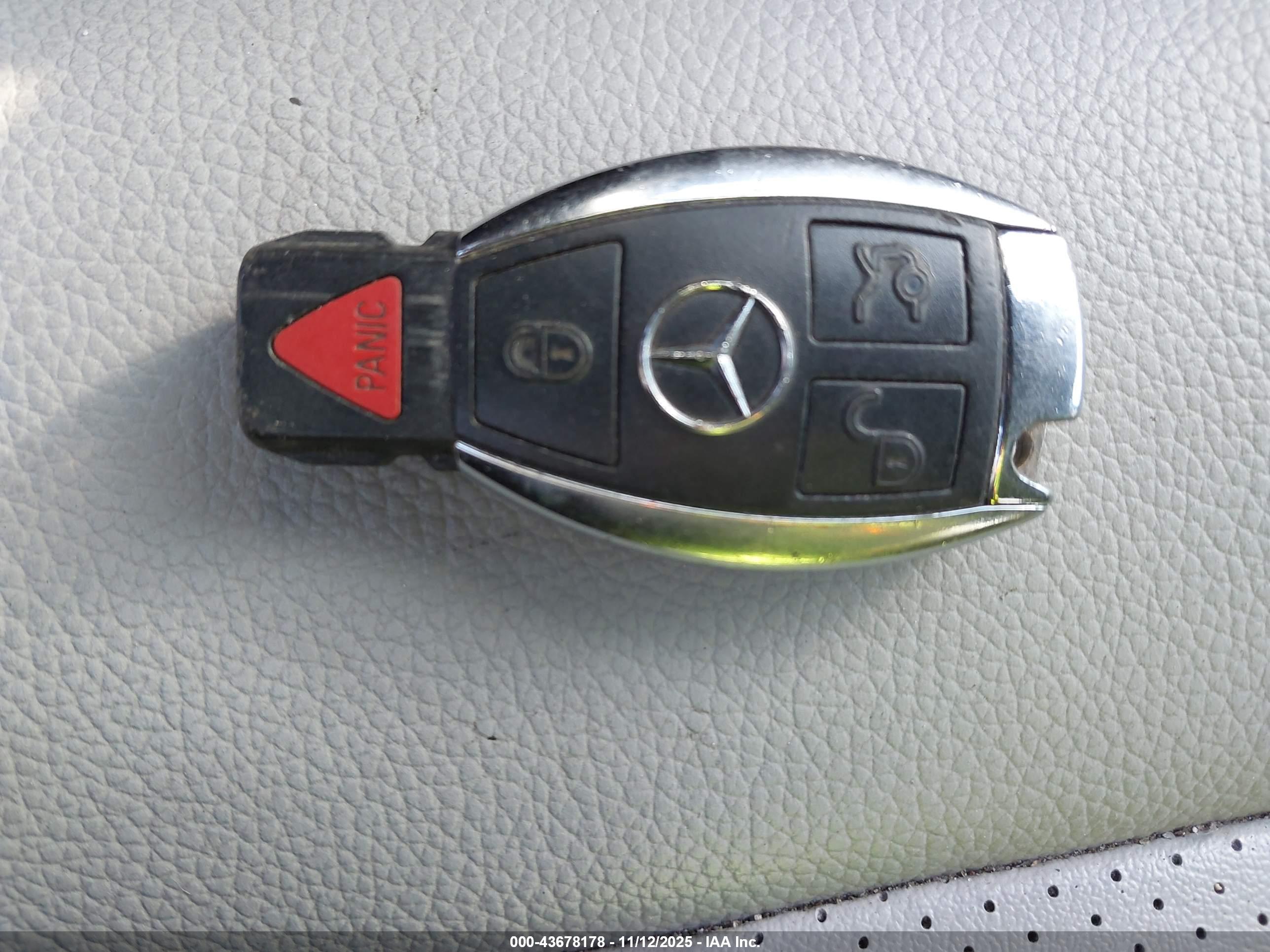 MERCEDES-BENZ E image 11